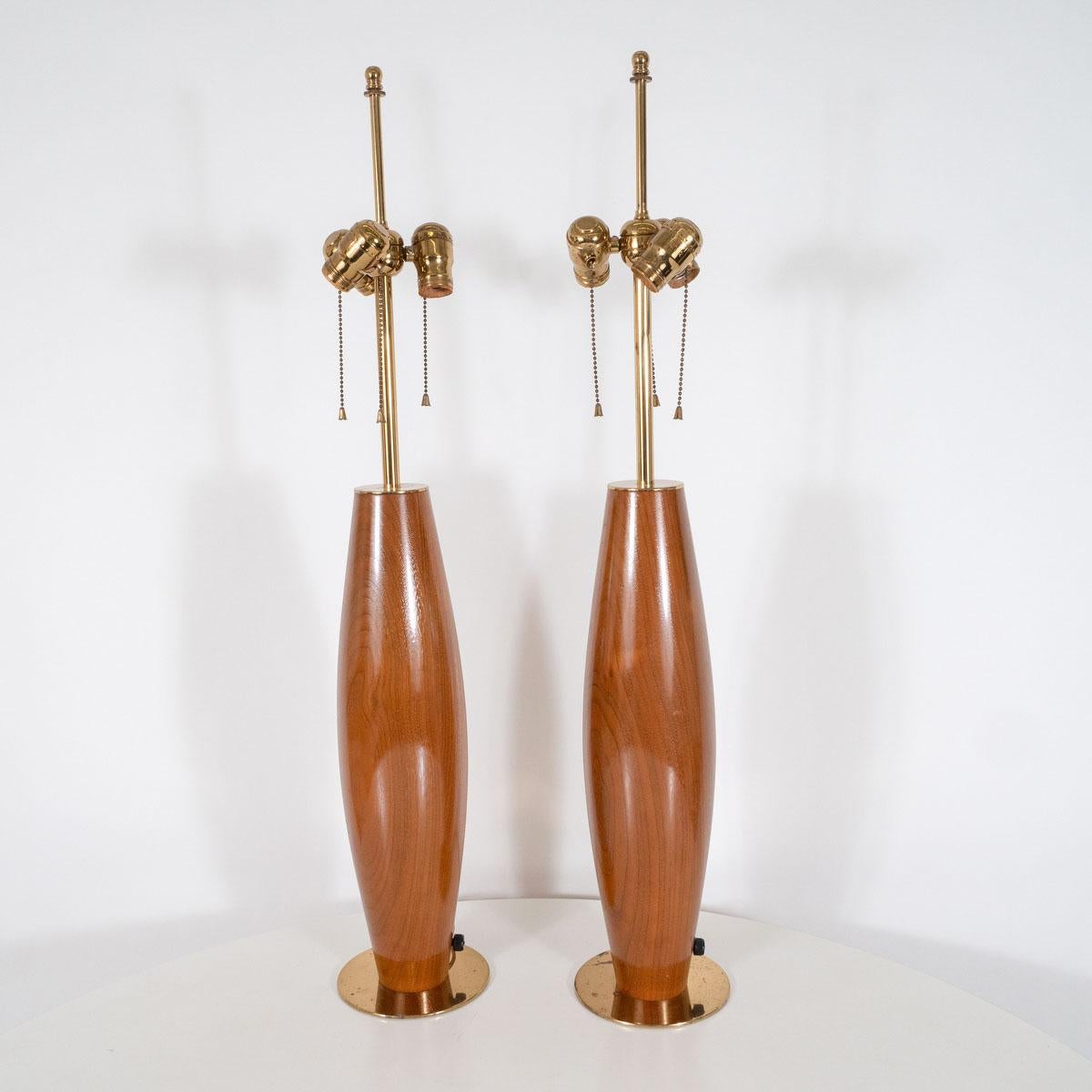 Mid-Century Modern Pair of walnut table lamps for Hansen For Sale