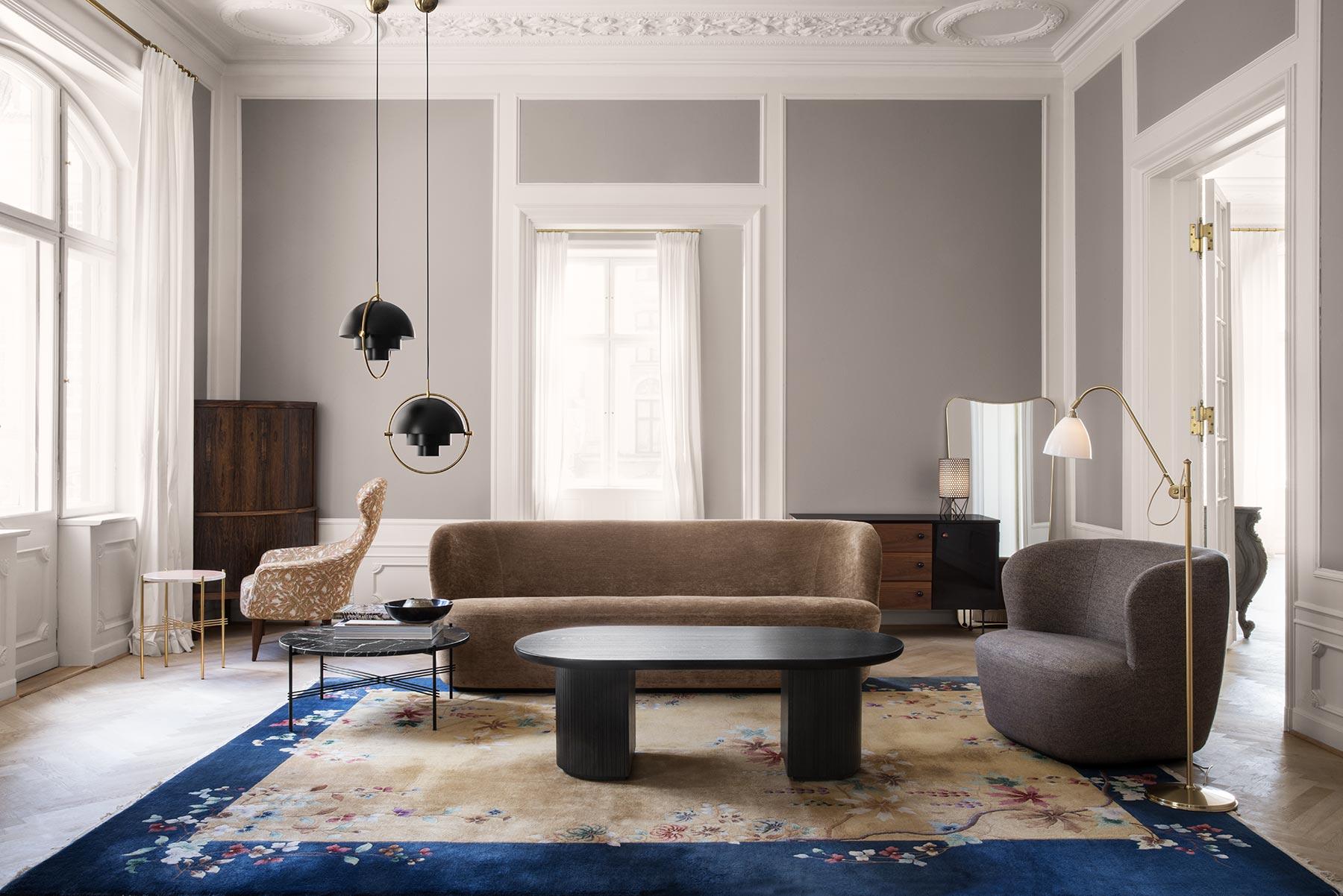 Danois Paire de tables longues Moon, rondes, plateau en marbre en vente