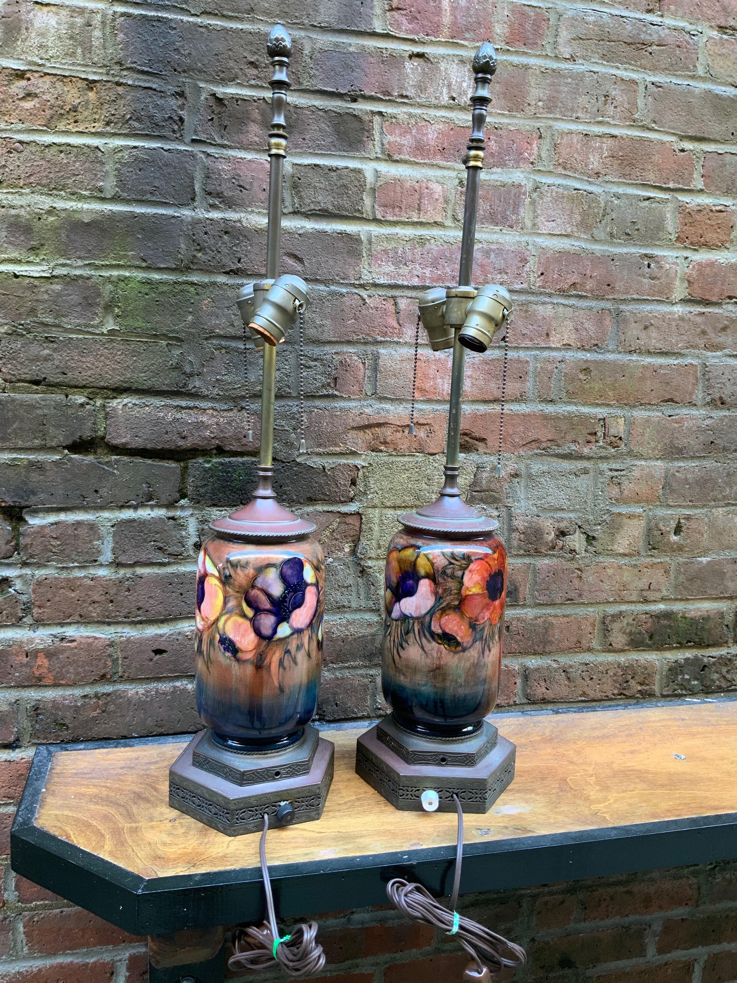 Pair of Moorcroft English Art Pottery Lamps In Good Condition In Garnerville, NY