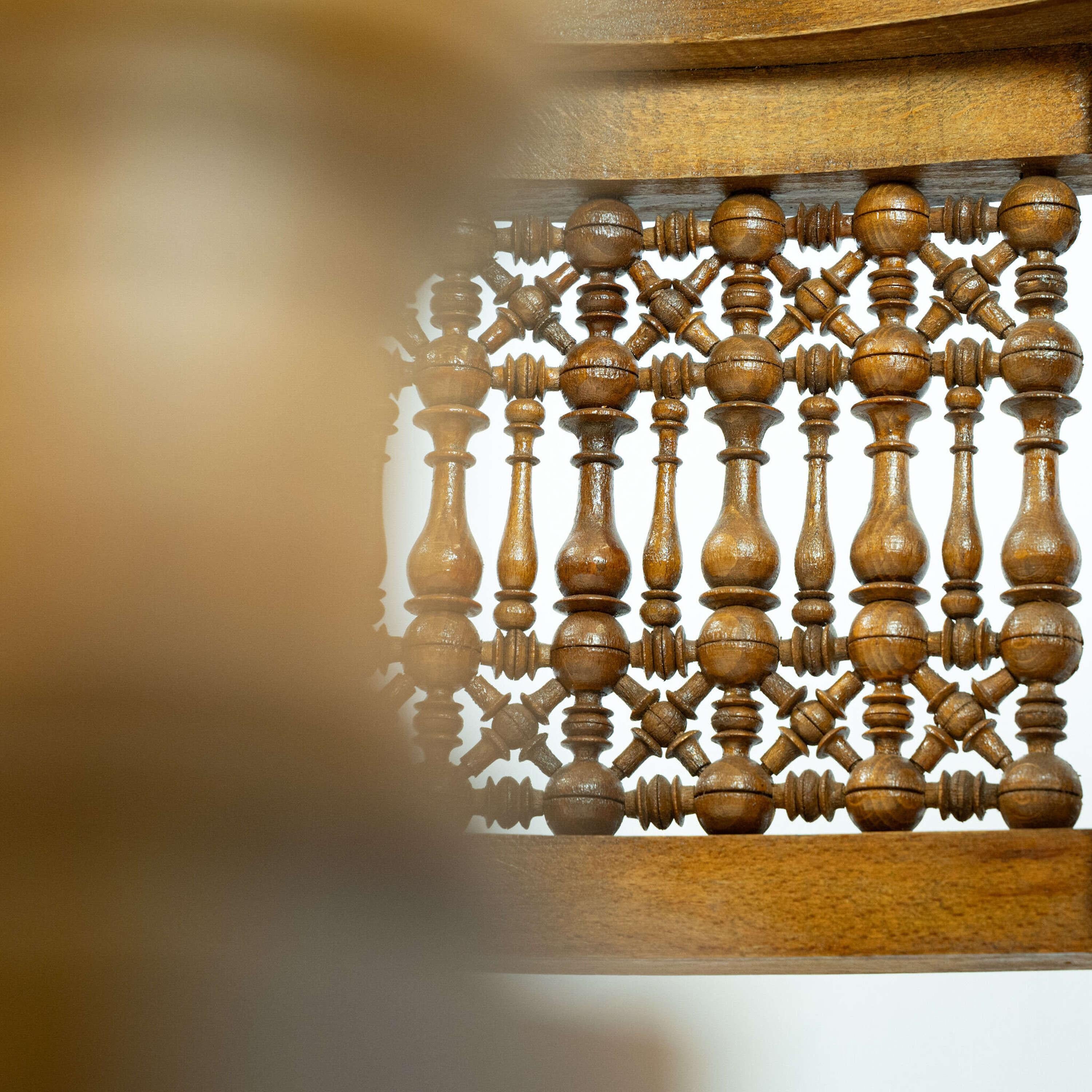 Pair of Moorish Inlaid Chairs (20. Jahrhundert) im Angebot