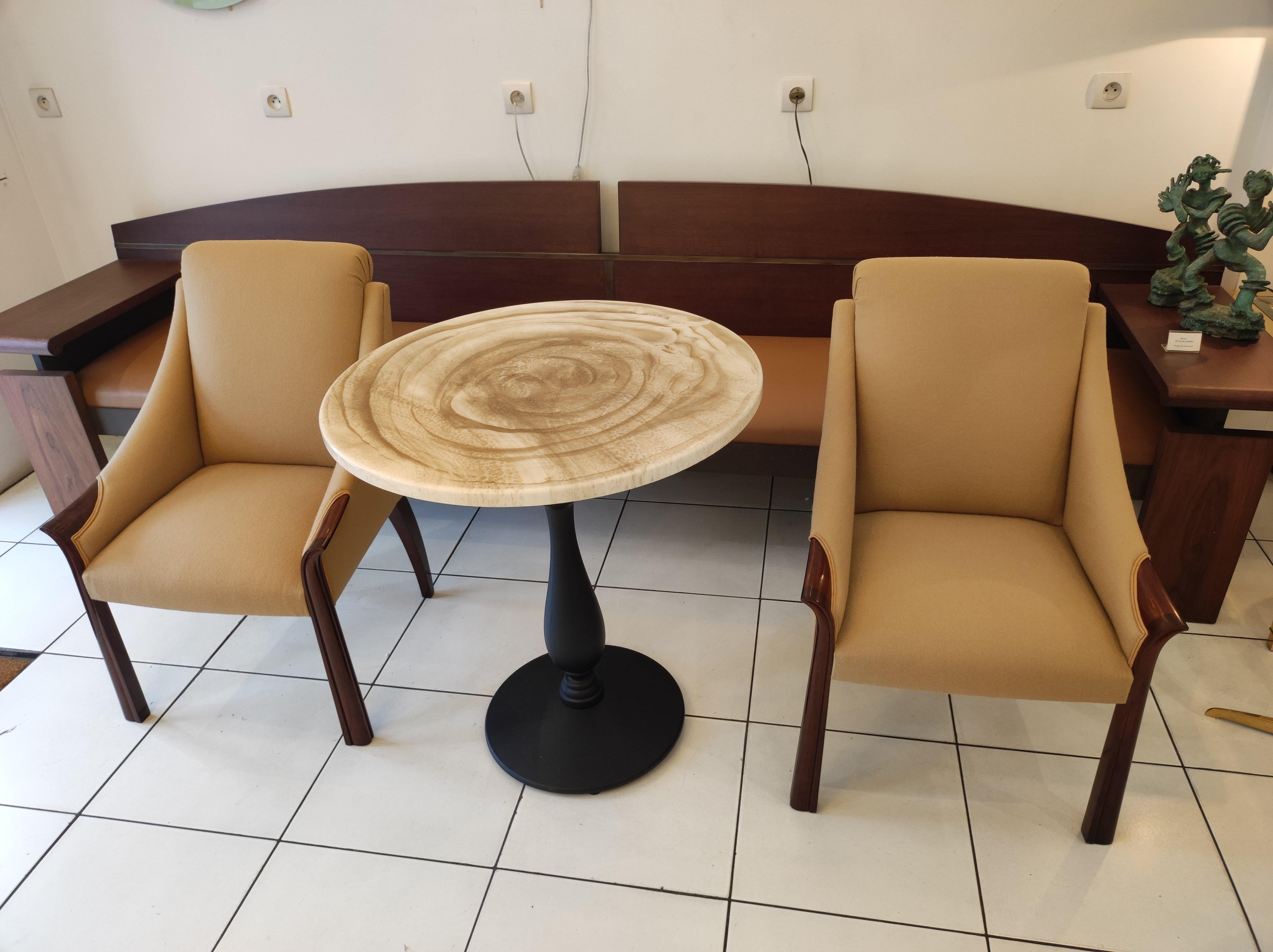 Milieu du XXe siècle Paire de chaises Moret, datant d'environ 1930 en vente