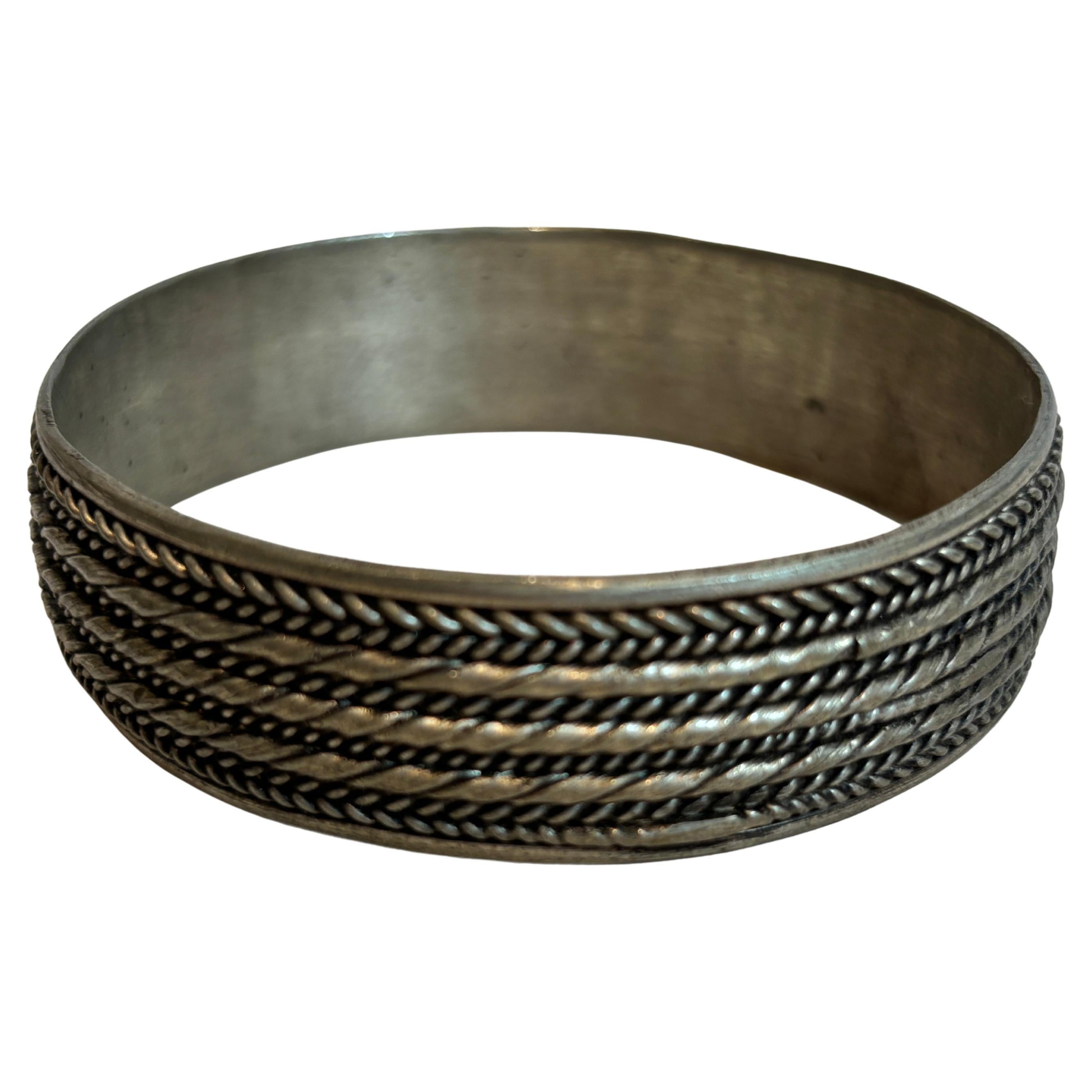 Paar marokkanische Berberstamm-Armbänder im Angebot