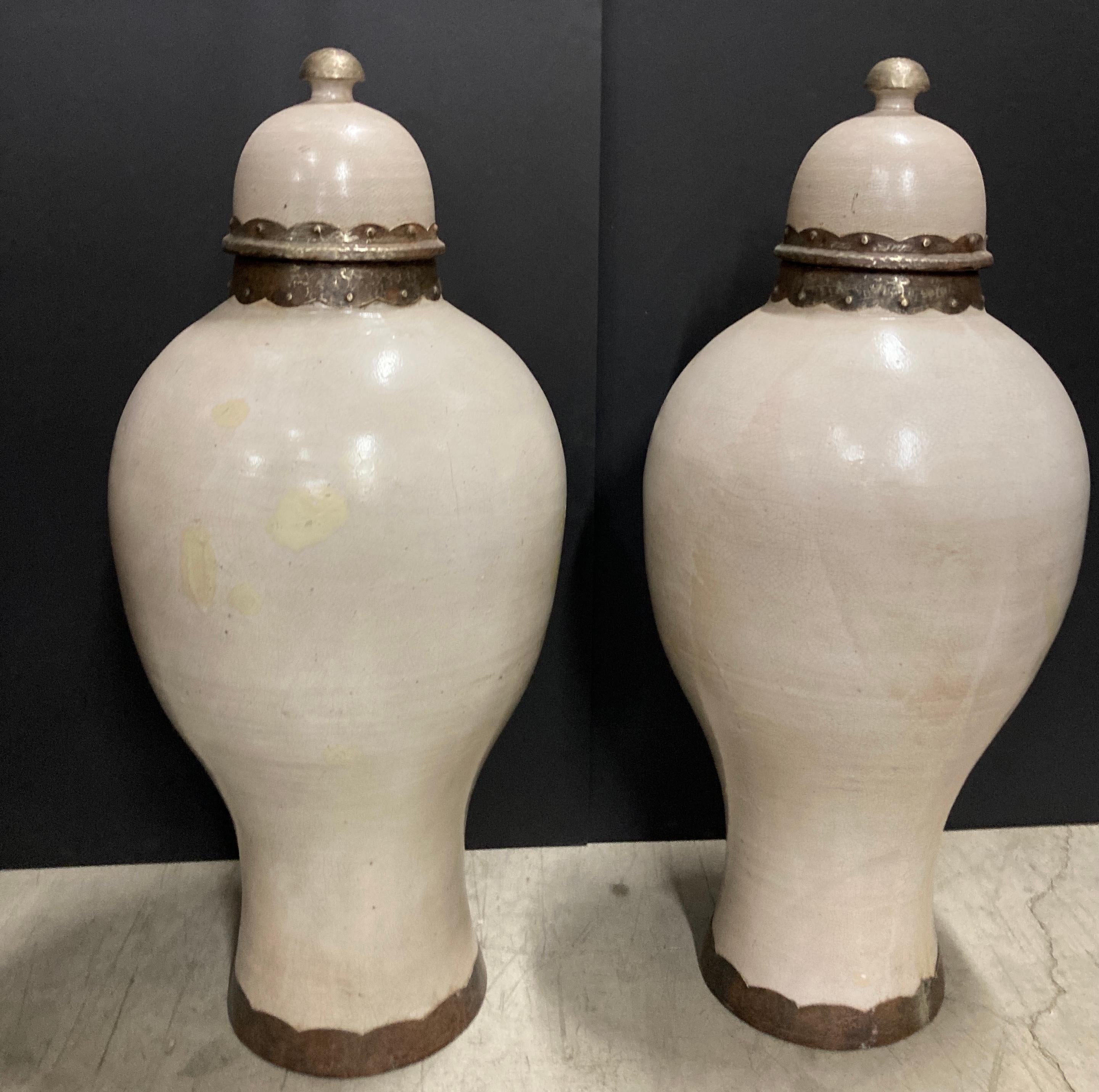 Pair of large Moorish olive jars with lid, handcrafted in Morocco, ivory color, measures: 41