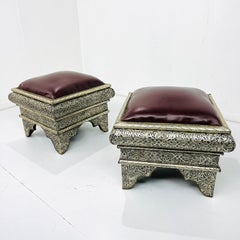 Pareja de otomanos / taburetes marroquíes