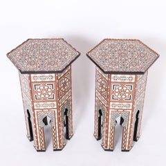 Paire de tables ou de supports marocains