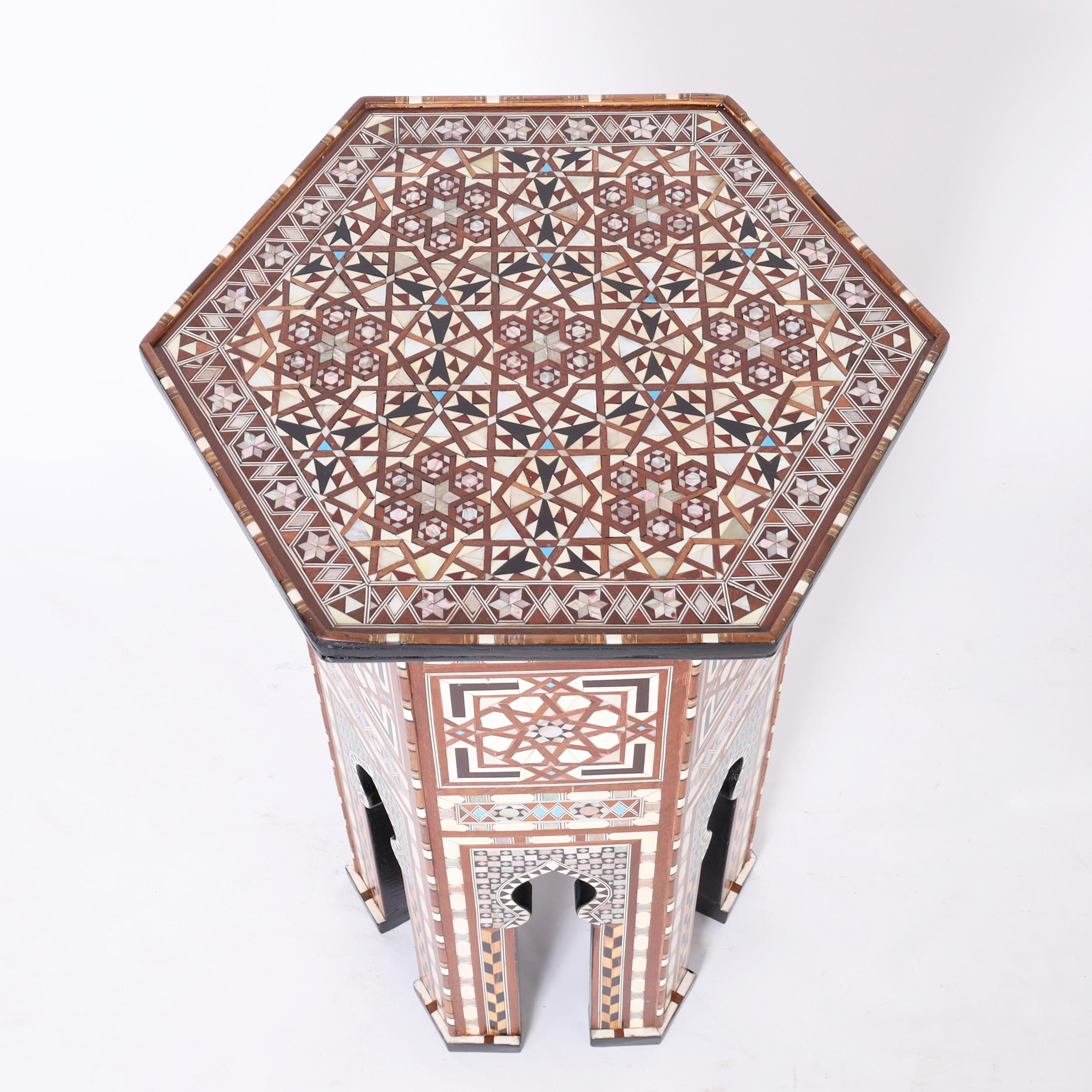  Paar marokkanische Ständer oder Tische (Intarsie) im Angebot