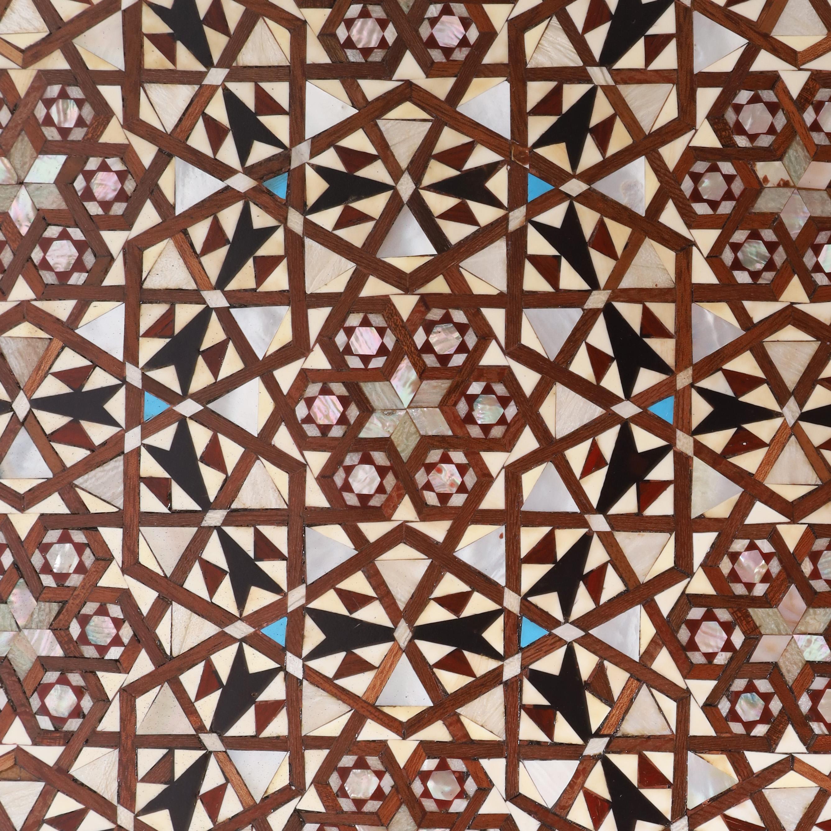  Paar marokkanische Ständer oder Tische (21. Jahrhundert und zeitgenössisch) im Angebot