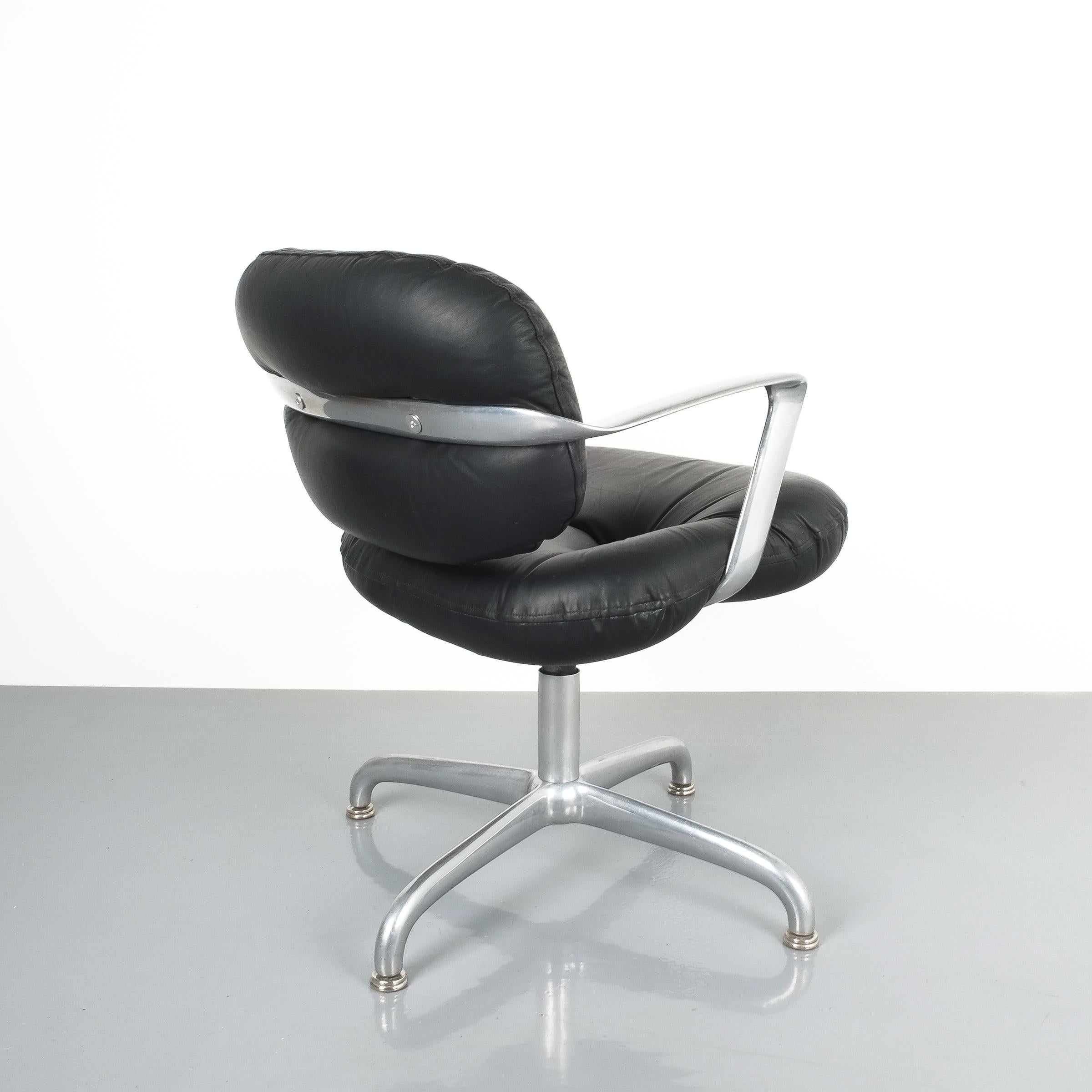 Pair of Morrison and Hannah Knoll Office Chair Aluminium Black Leather In Good Condition In Vienna, AT