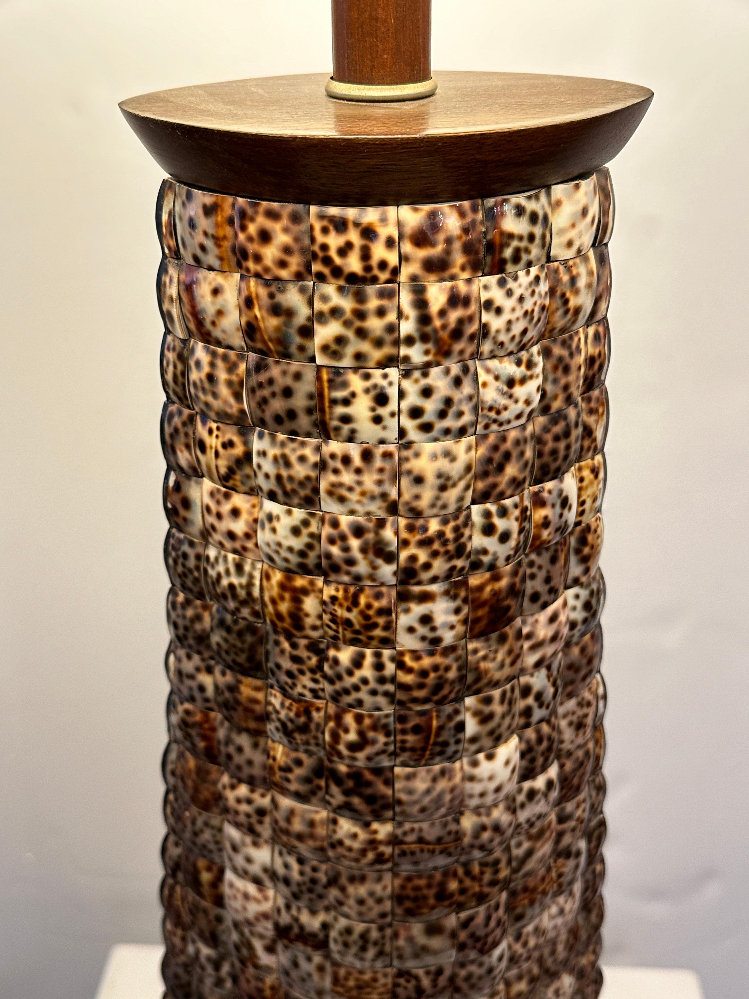 Pair of Mosaic Palecek Leopard Shell Table Lamps In Good Condition For Sale In Pasadena, CA