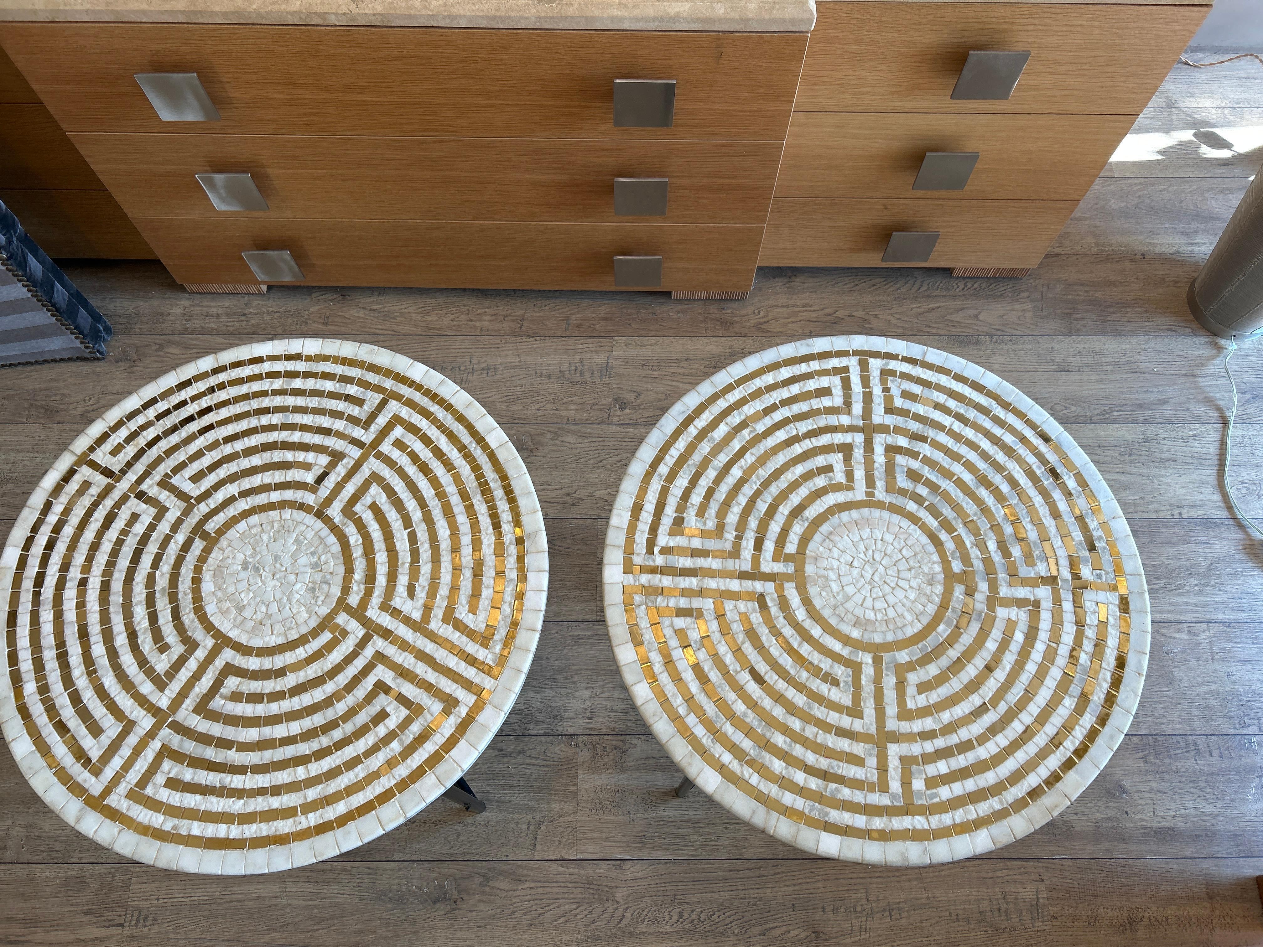 Pareja de mesas auxiliares de mosaico, S. XX Hecho a mano en venta