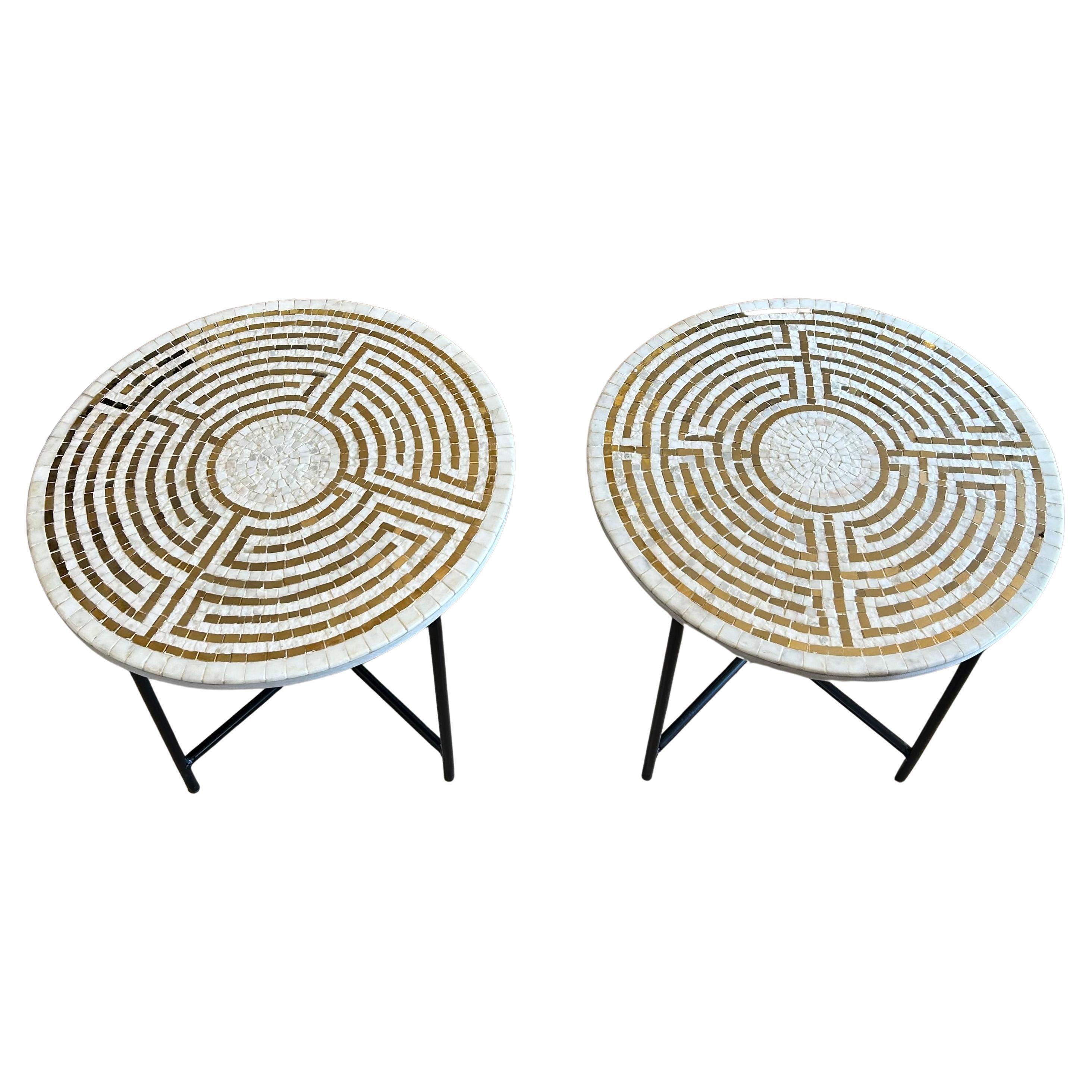 Pareja de mesas auxiliares de mosaico, S. XX en venta