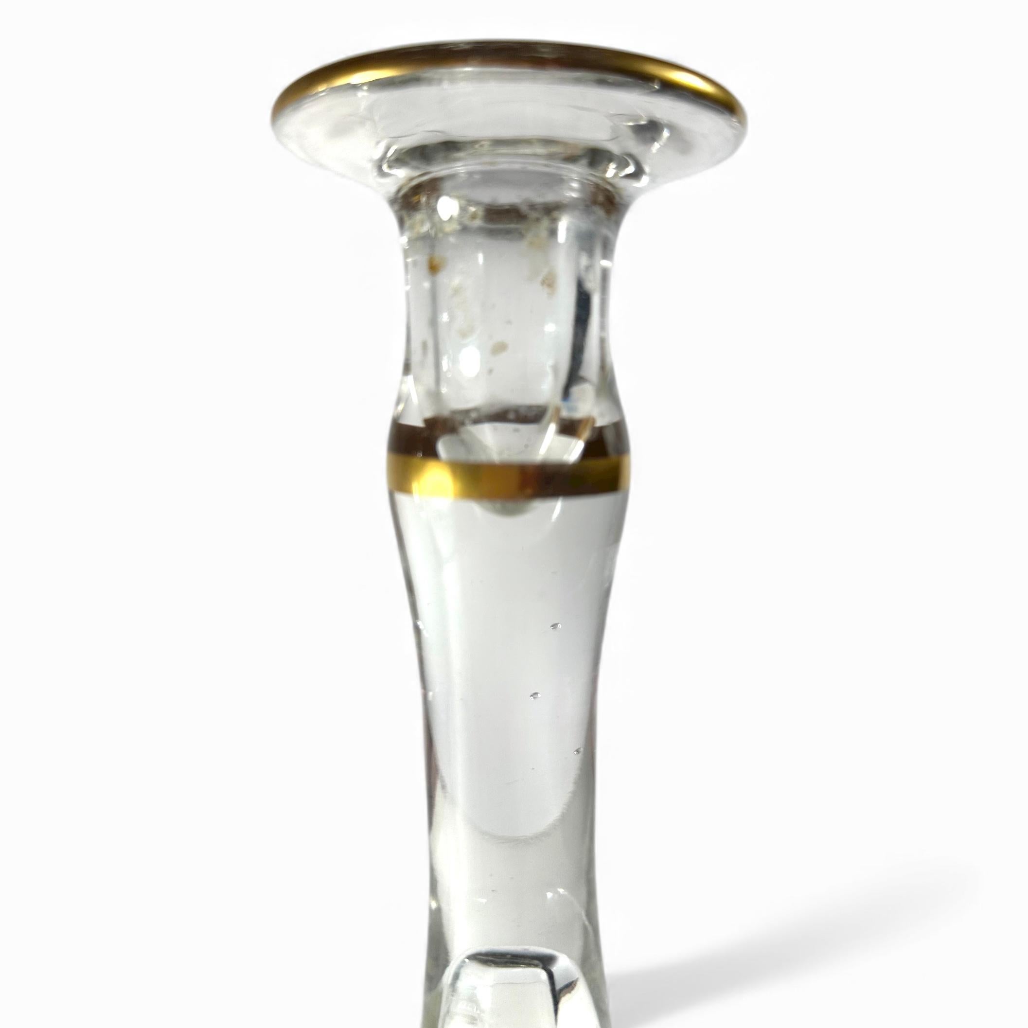 Dipinto a mano Coppia di candelieri in cristallo trasparente soffiato a mano Moser in vendita