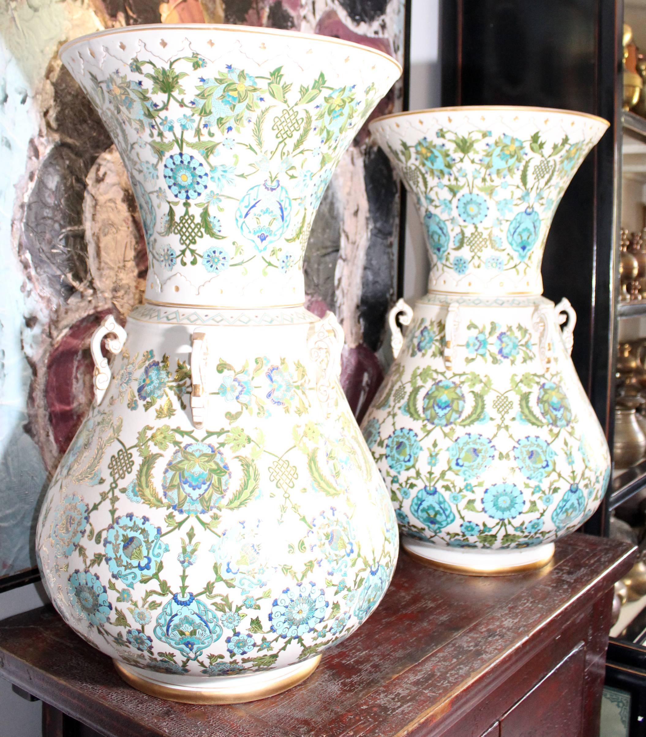 Pair of Mosque Porcelain Lamps with Gilded and Enameled Floral Patterns For Sale 1