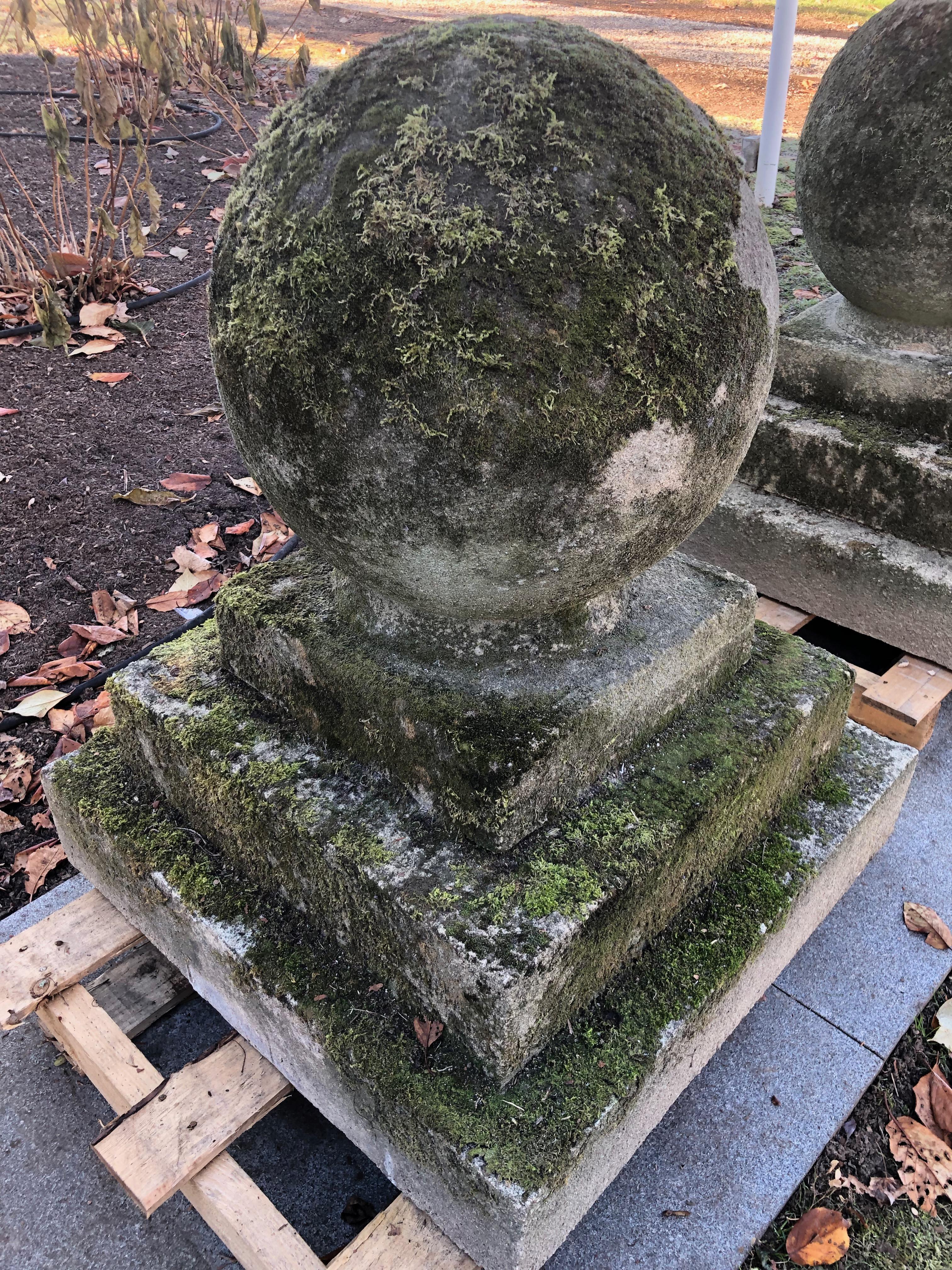 Pair of Mossy Estate-Sized English Cast Stone Ball Finials on Tiered Bases In Good Condition In Woodbury, CT