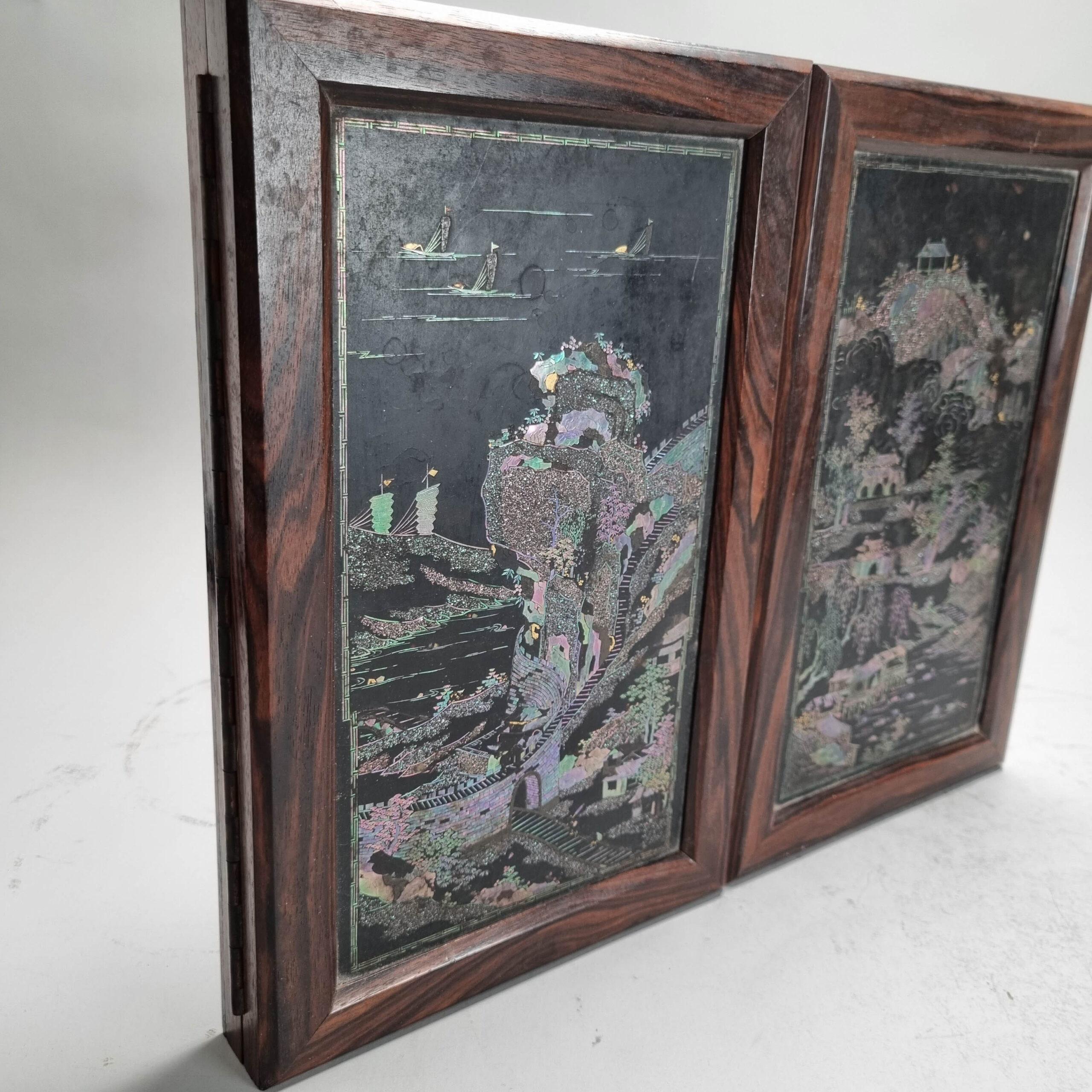 Paire de paravents de table en laque incrustée de nacre Dynastie Qing, 18e siècle Bon état - En vente à Amsterdam, Noord Holland