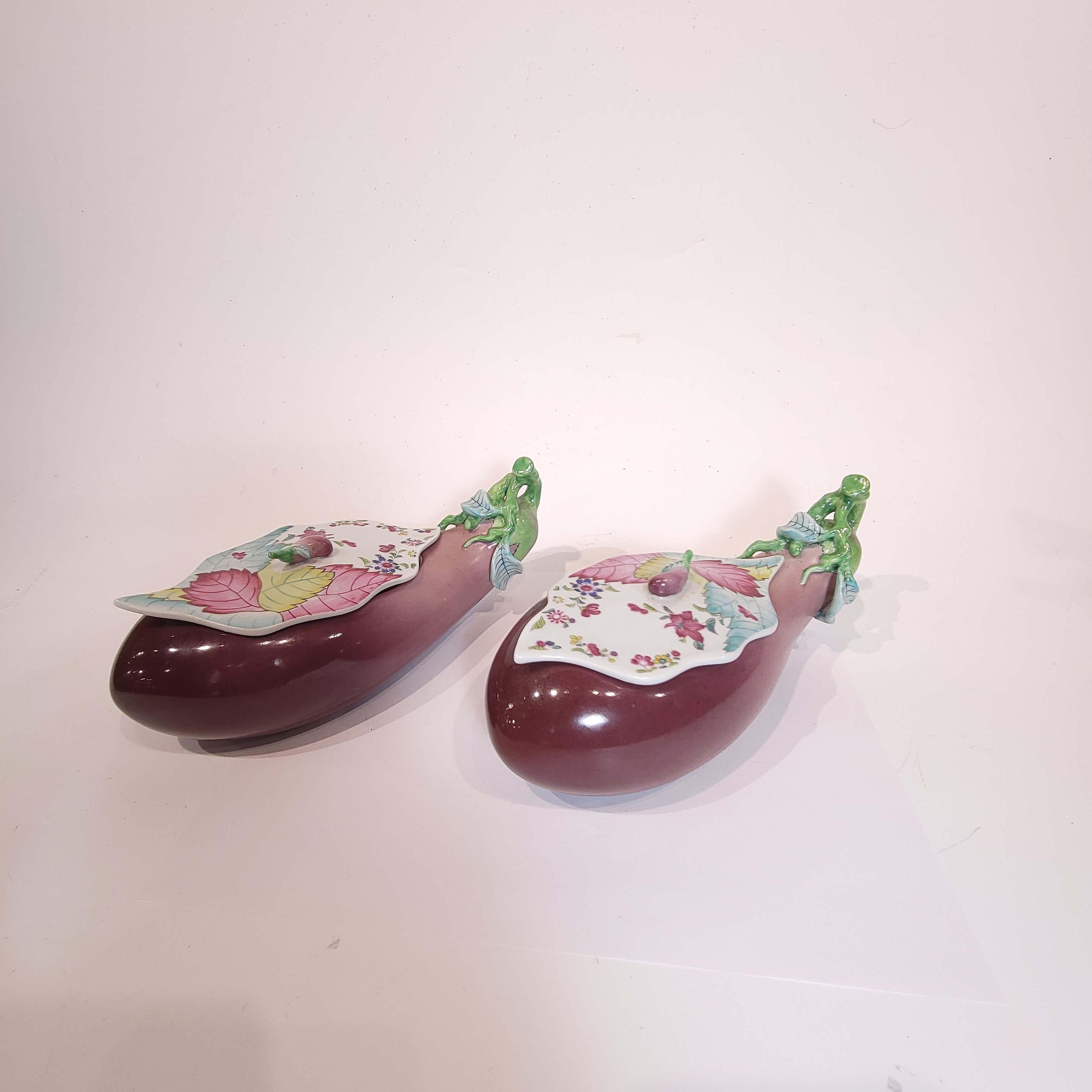 This pair of great quality Porcelain by Mottahedeh was made in prtughal and are reproduction of a rare Chinese Export Covered Eggplants in the Tobacco Leaf Pattern, Chien long Period (1736-1796)
These were made in the 2nd half of the 20th