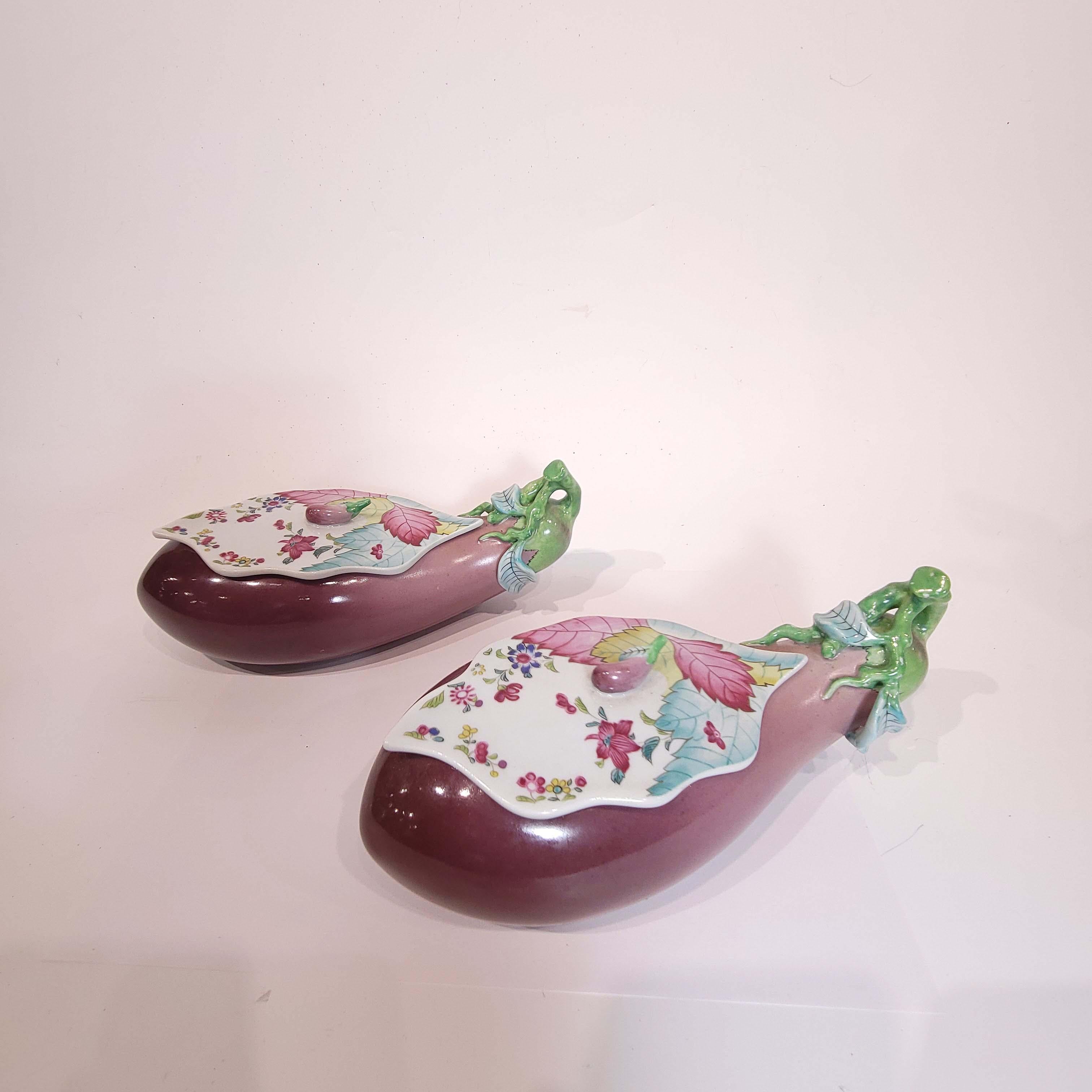 Chinese Export Pair of Mottahedeh Nelson Rockefeller Collection Tobacco Leaf Covered Eggplants