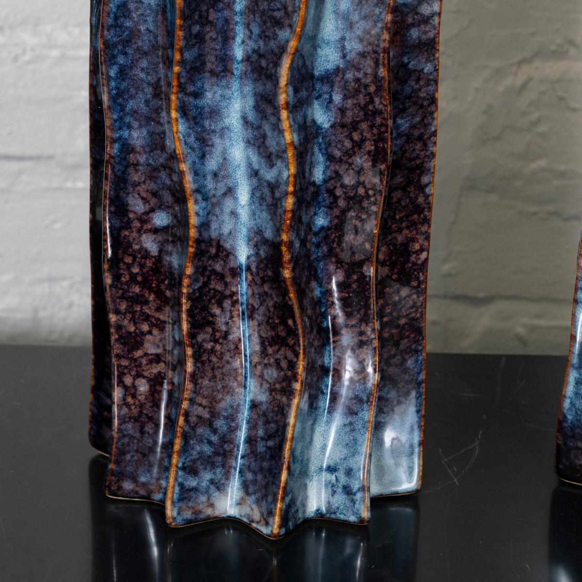 Mid-Century Modern Pair of mottled ceramic table lamps For Sale