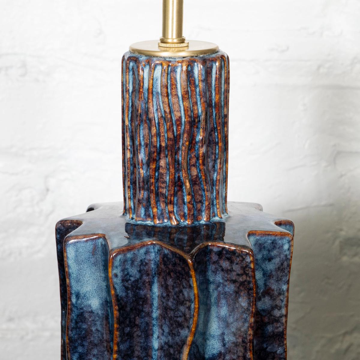 Pair of mottled ceramic table lamps In Good Condition For Sale In Tarrytown, NY