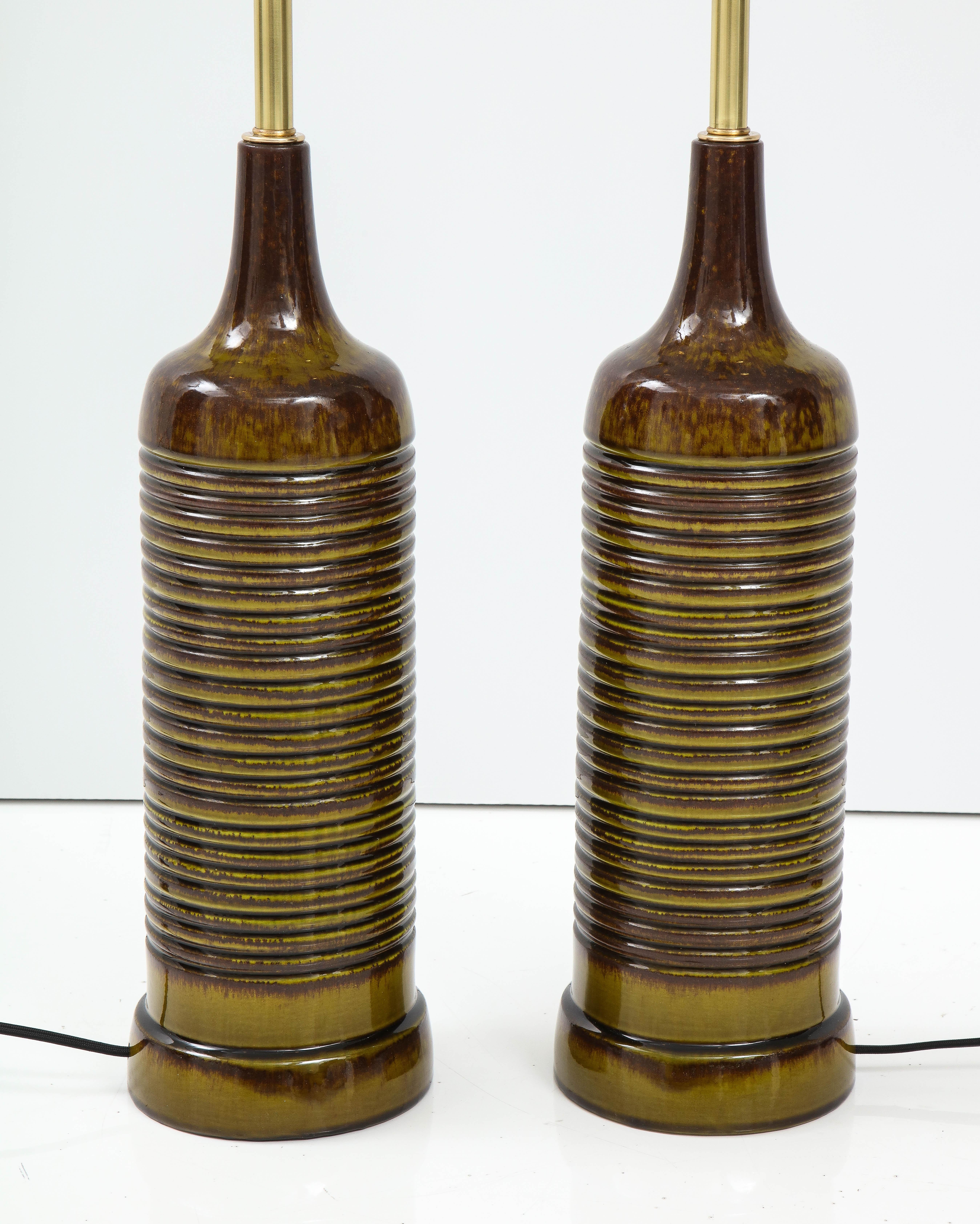 Pair of Mottled Glazed Ceramic Lamps In Good Condition In New York, NY
