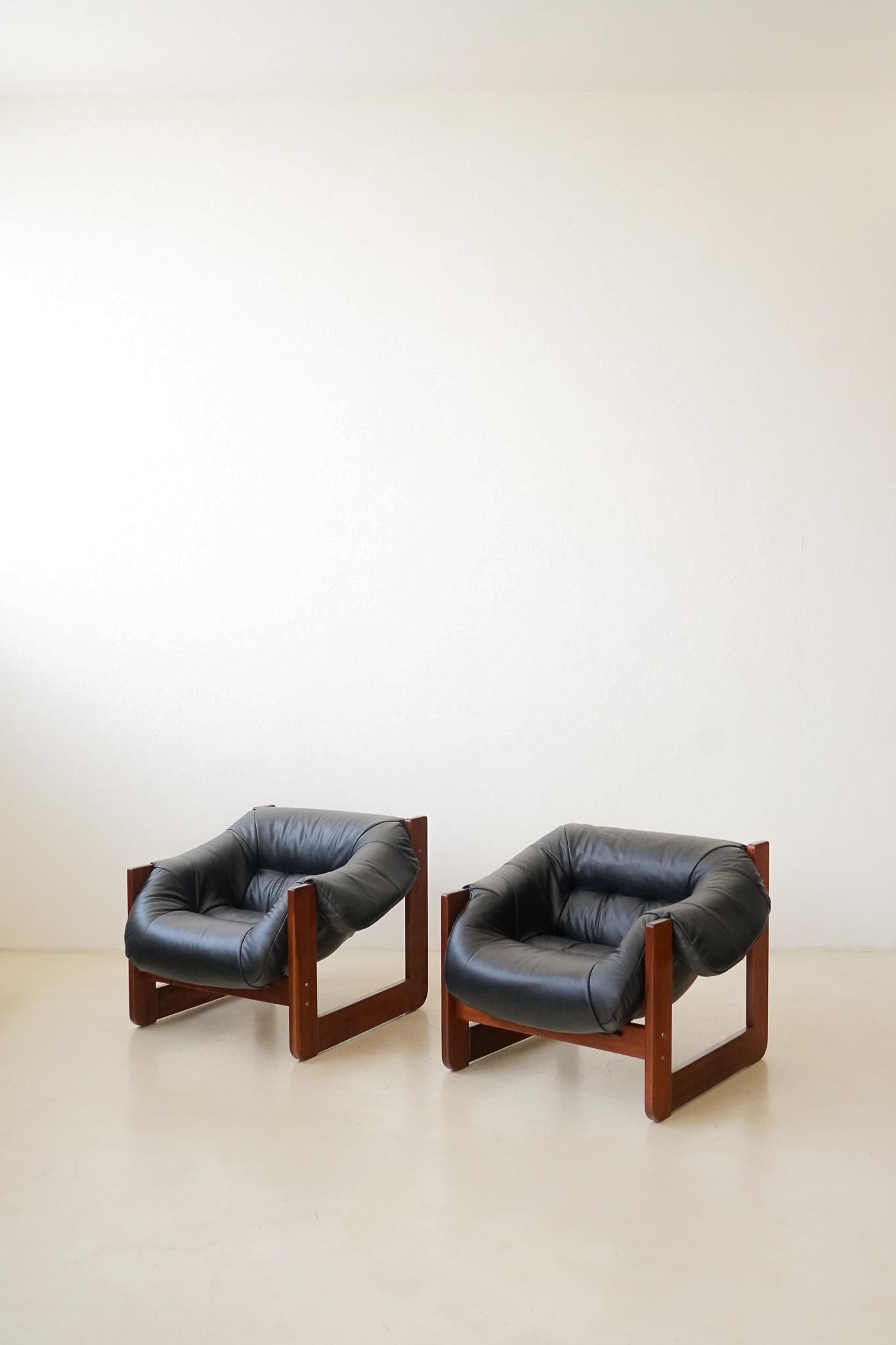Mid-Century Modern Pair of MP-97 Lounge Chairs by Percival Lafer, 1970s, Brazilian Midcentury