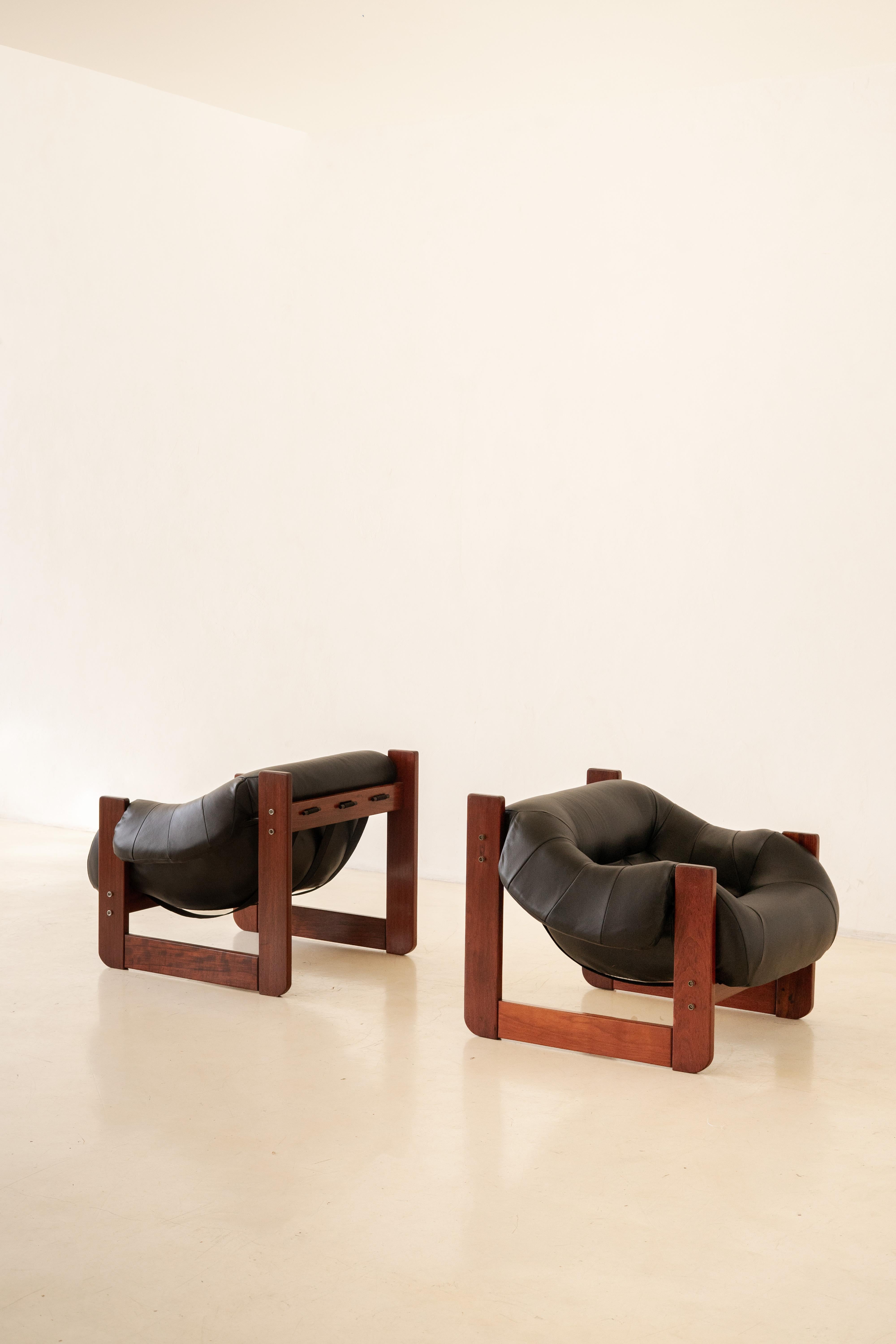 Mid-Century Modern Pair of MP-97 Lounge Chairs by Percival Lafer, Midcentury, Brazil, 1970s For Sale