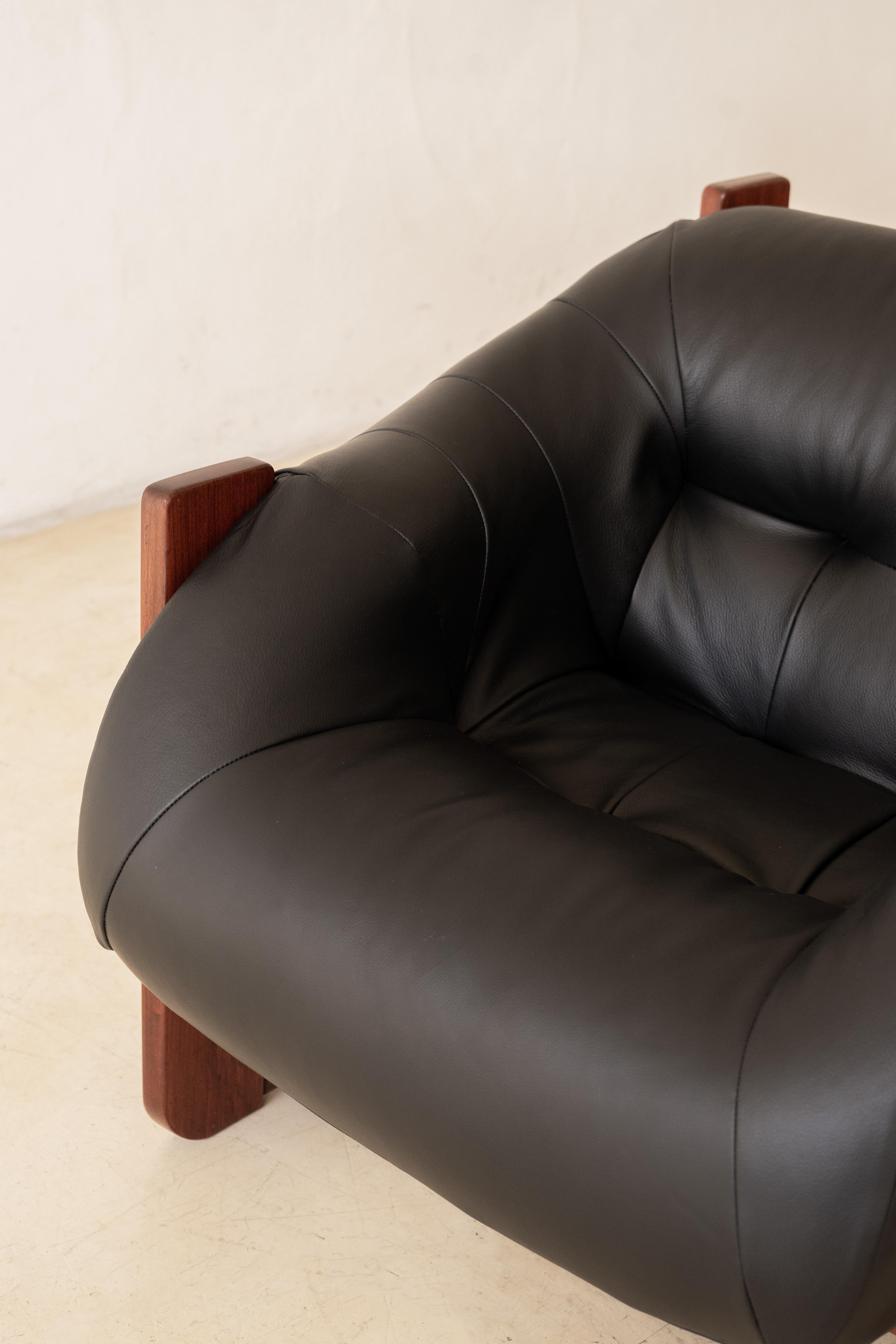 Late 20th Century Pair of MP-97 Lounge Chairs by Percival Lafer, Midcentury, Brazil, 1970s For Sale