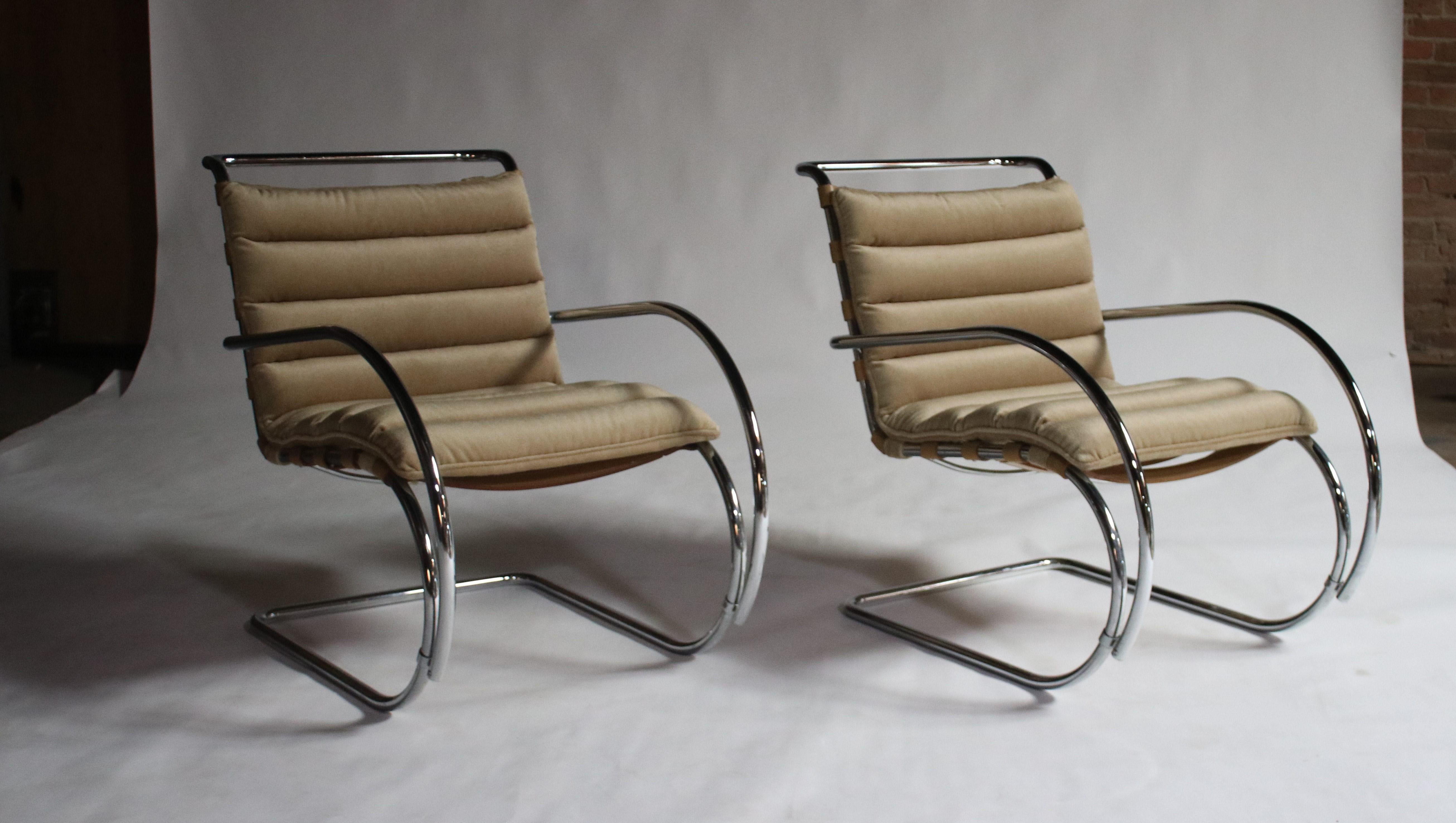 Mid-Century Modern Pair of MR Lounge Armchairs by Mies van der Rohe