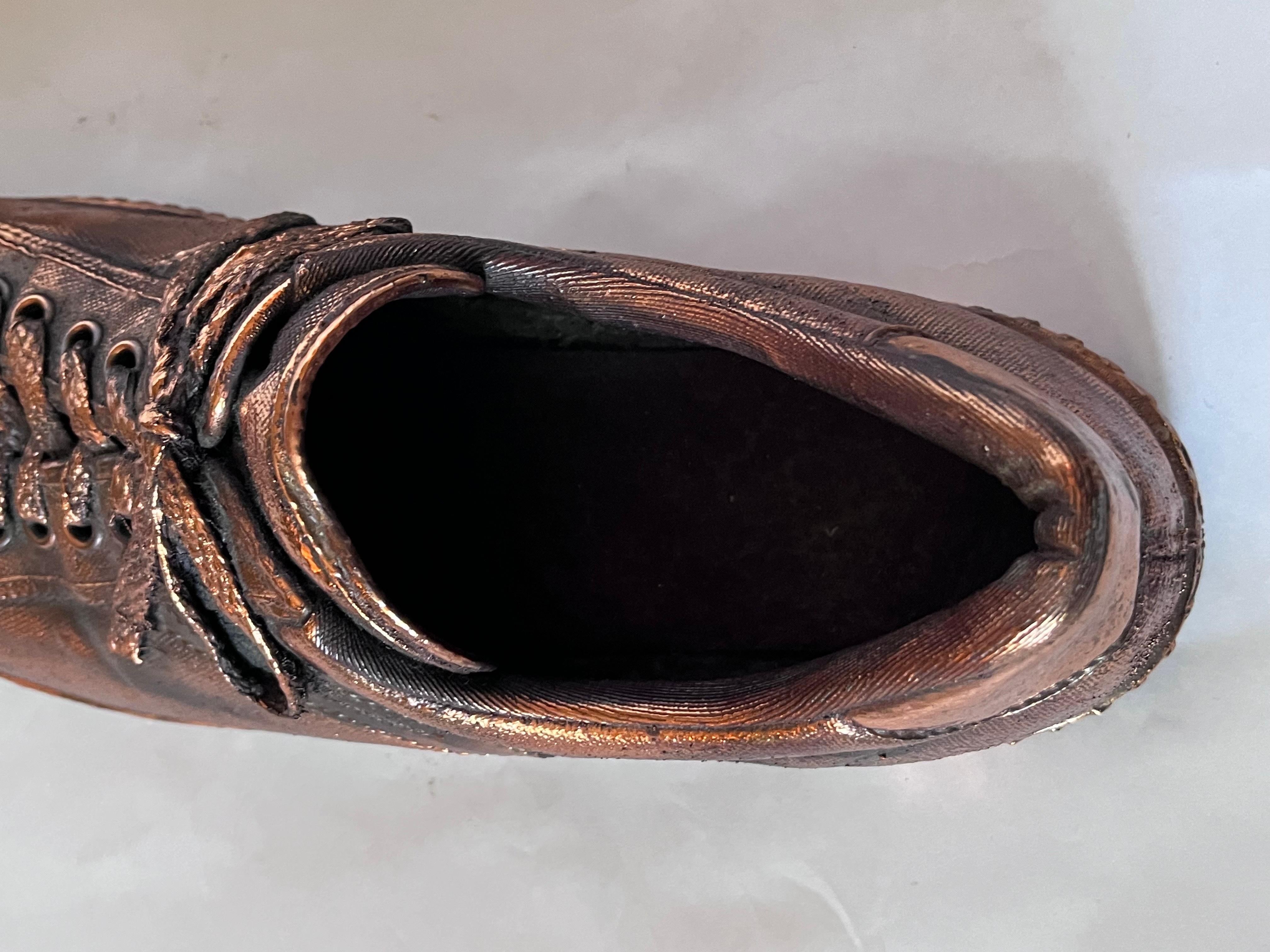 Bronzo Coppia di scarpe da ginnastica Tretorn Bronzed 1970's Uomo 11.5 Cool Home Sculpture in vendita
