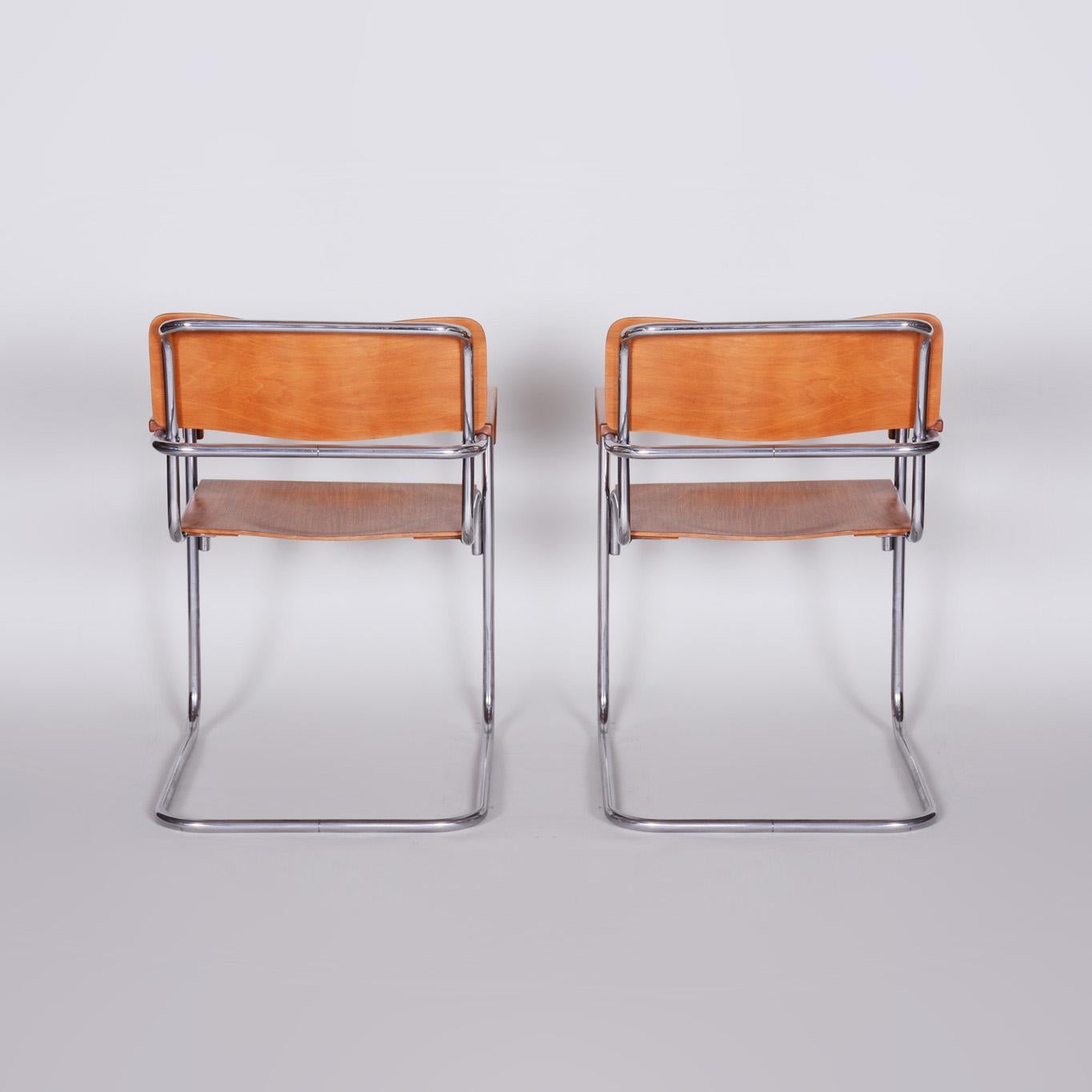 Paar Mucke Melder Bauhaus-Sessel, hergestellt in den 1930er Jahren in Tschechien, restauriert im Angebot 1