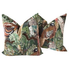 Coppia di cuscini Mulberry for Lee Jofa Game Birds Velvet in Forest imbottiti di piume.