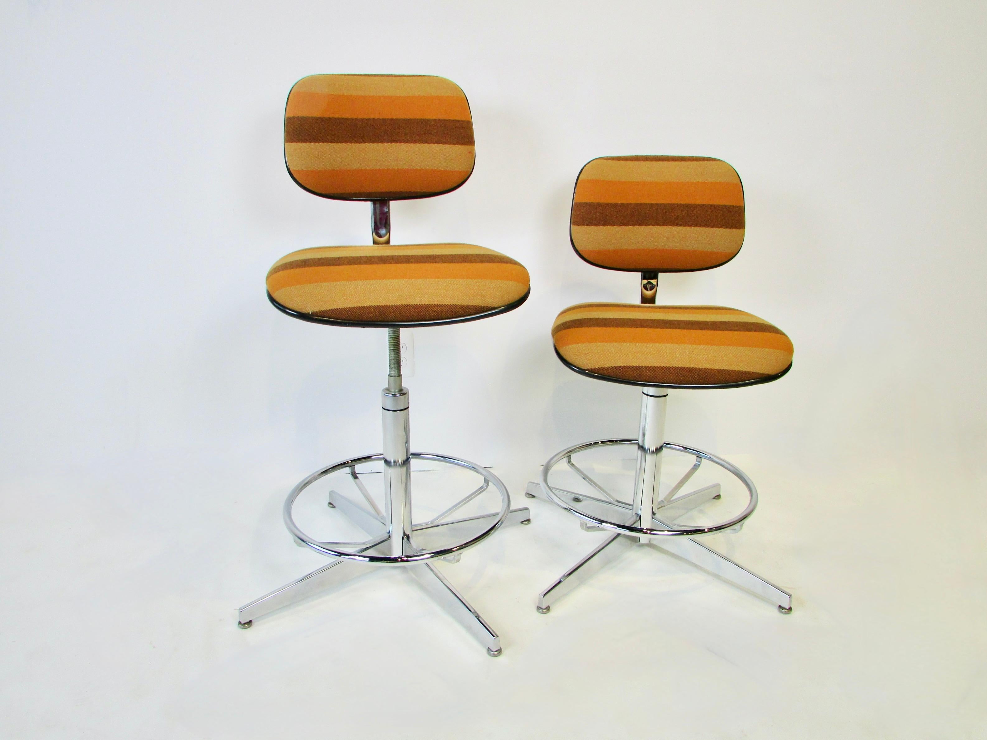 Mid-Century Modern Pair of Multi Adjustable Steelcase Swivel Bar Stools in Girard Style Fabric For Sale