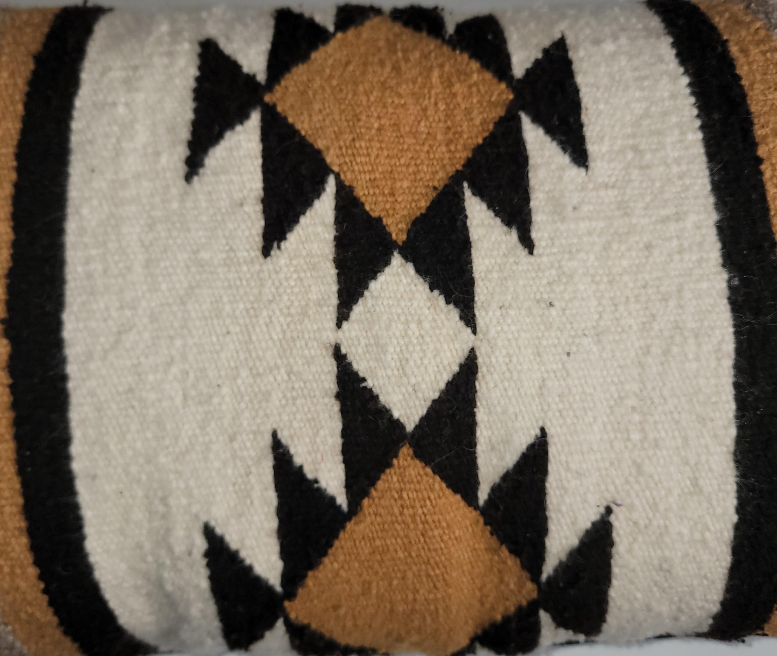 Pair of Multi Eye Dazzler Wool Navajo Pillows  In Good Condition For Sale In Los Angeles, CA