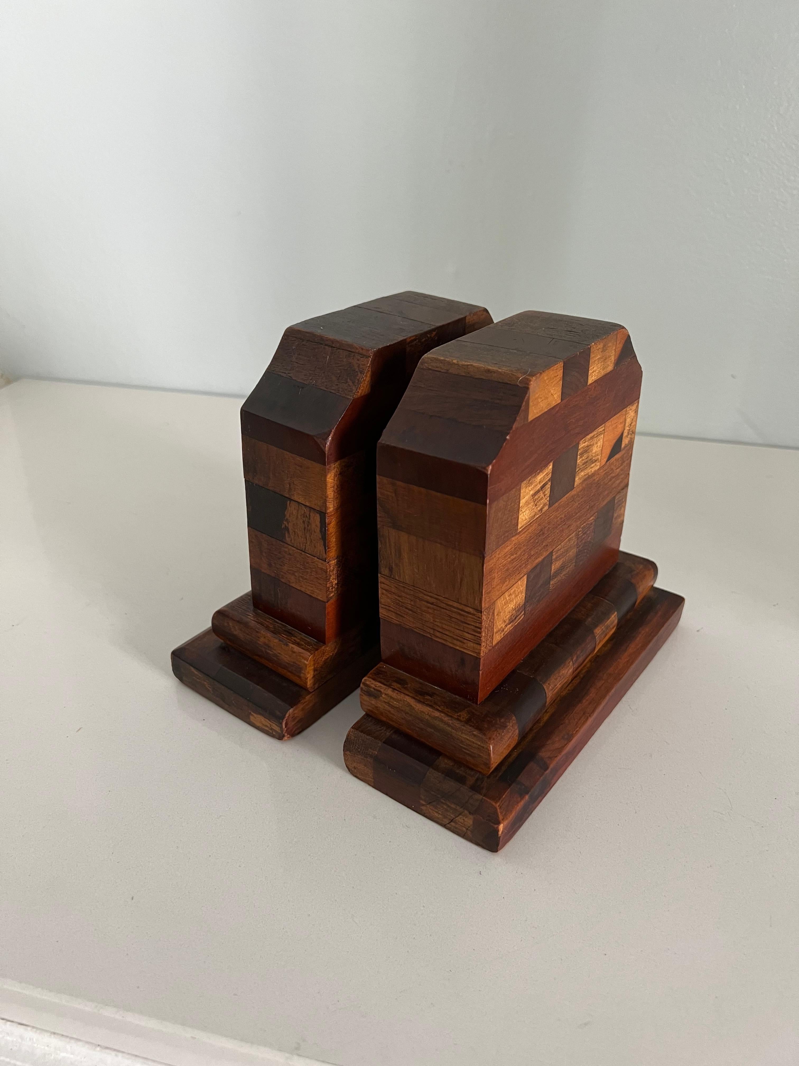 Pair of Multi Wood Mosaic Bookends in the Style of Don Shoemaker In Good Condition For Sale In Los Angeles, CA