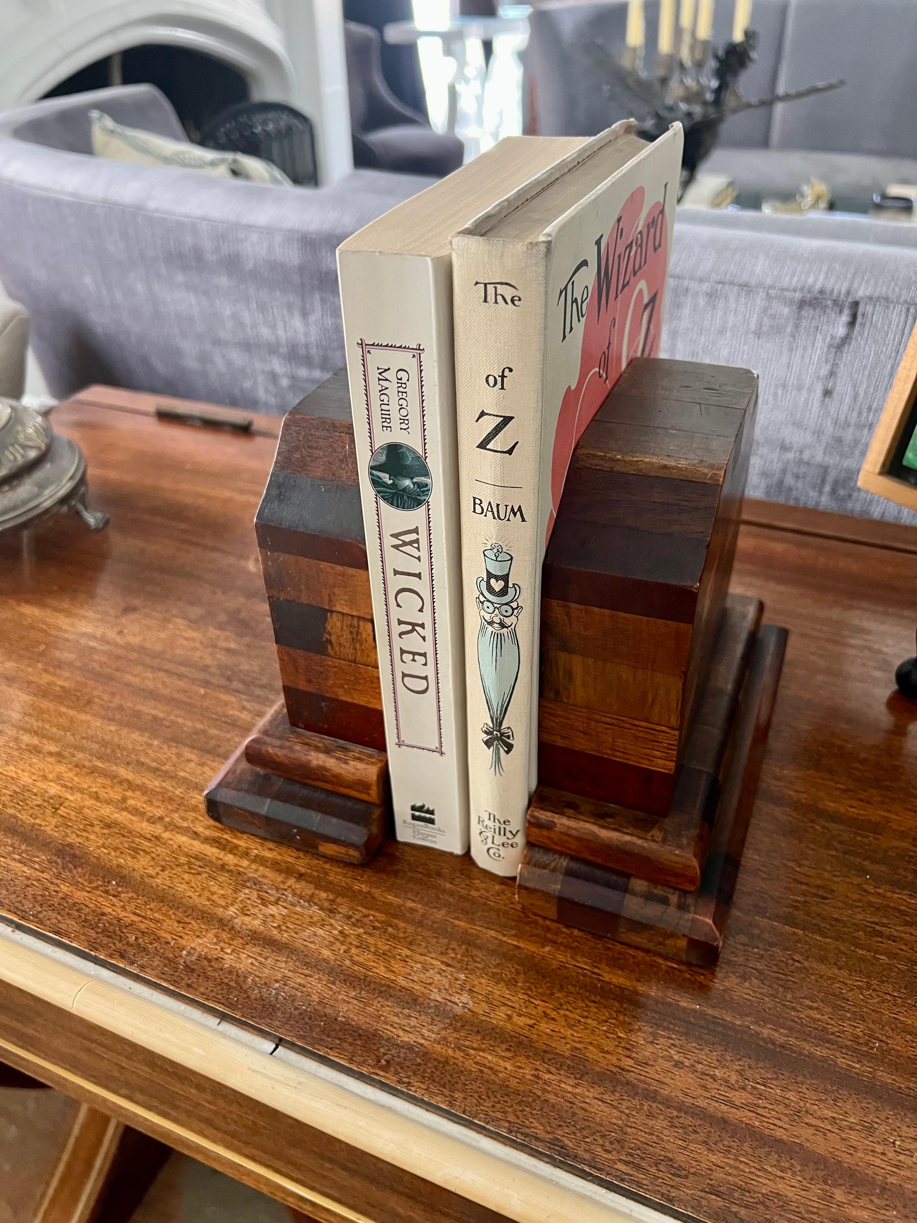 Paire de serre-livres en mosaïque de bois multi-pierres dans le style de l'orfèvre Don Shoemaker en vente 2