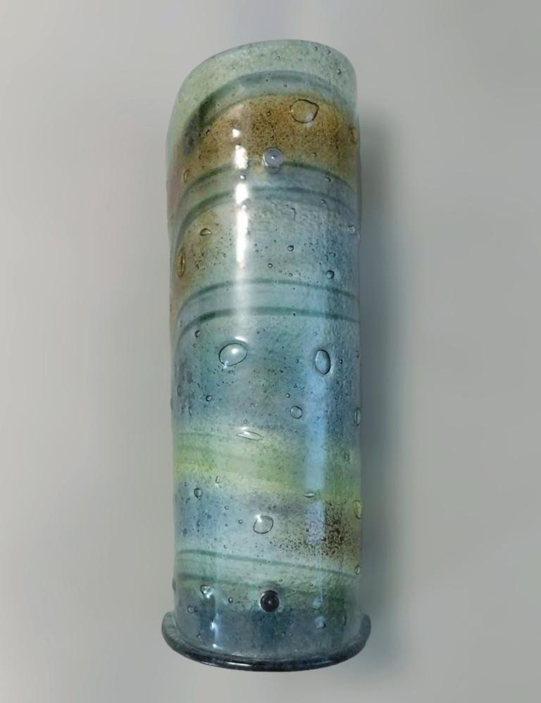 Applique d'epoca italiana con paralumi cilindrici multicolore in vetro di Murano montati su una struttura in metallo bianco / made in Italy circa anni '90
Misure: altezza 14 pollici, larghezza 5,5 pollici, profondità 3,5 pollici
1 luce / tipo E12 o