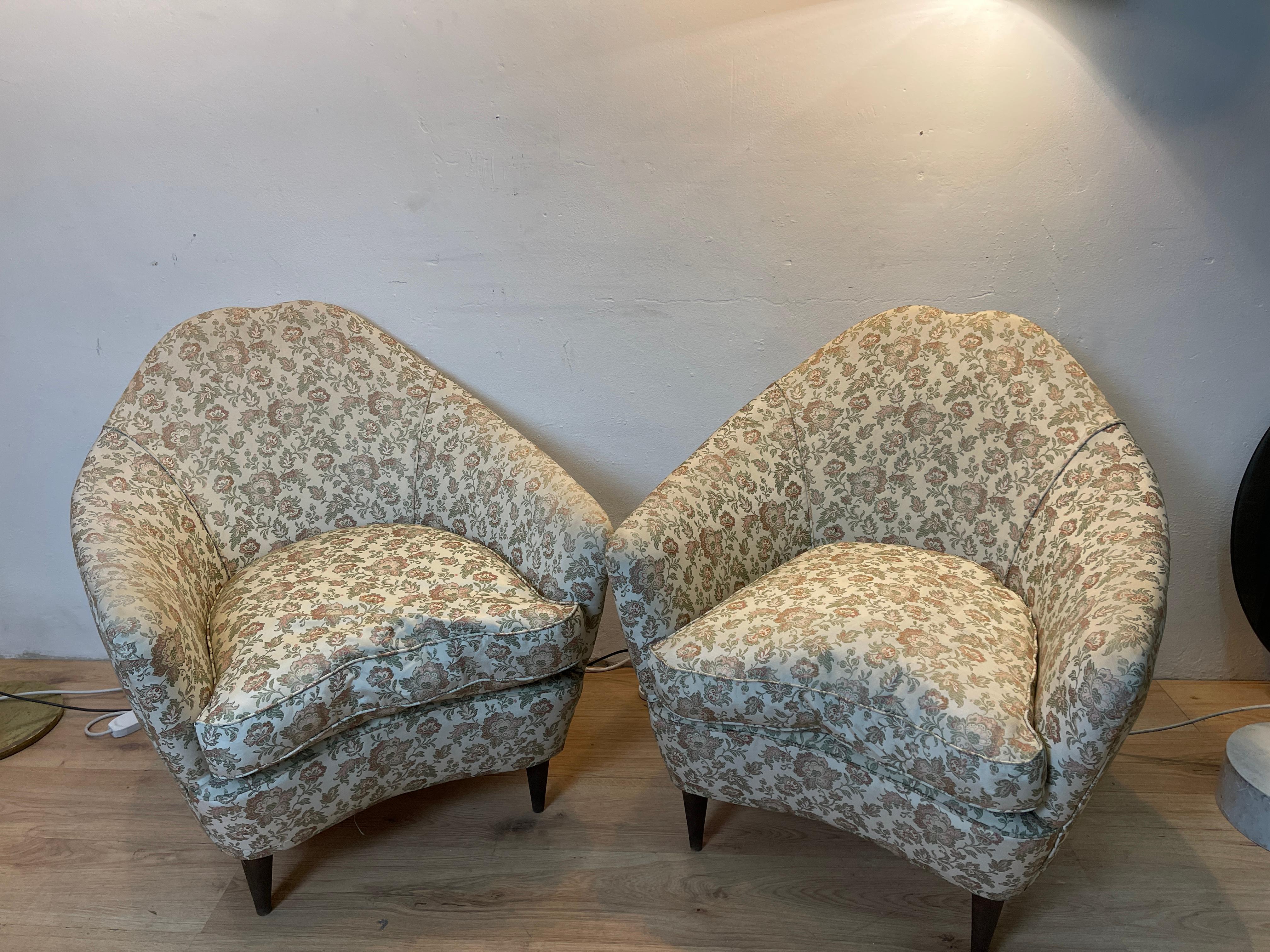 Pair of Munari Armchairs For Sale 11