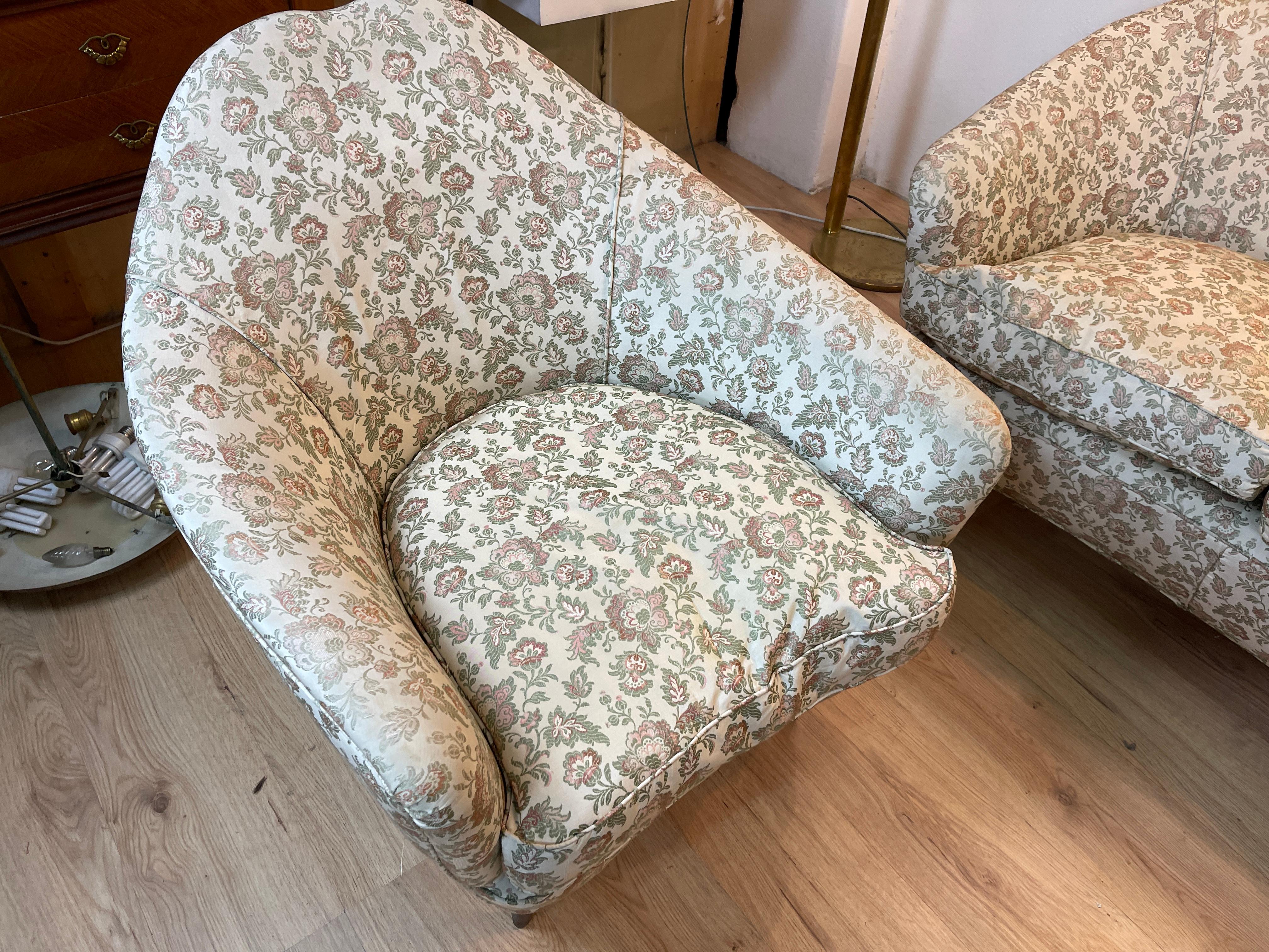 Mid-20th Century Pair of Munari Armchairs For Sale