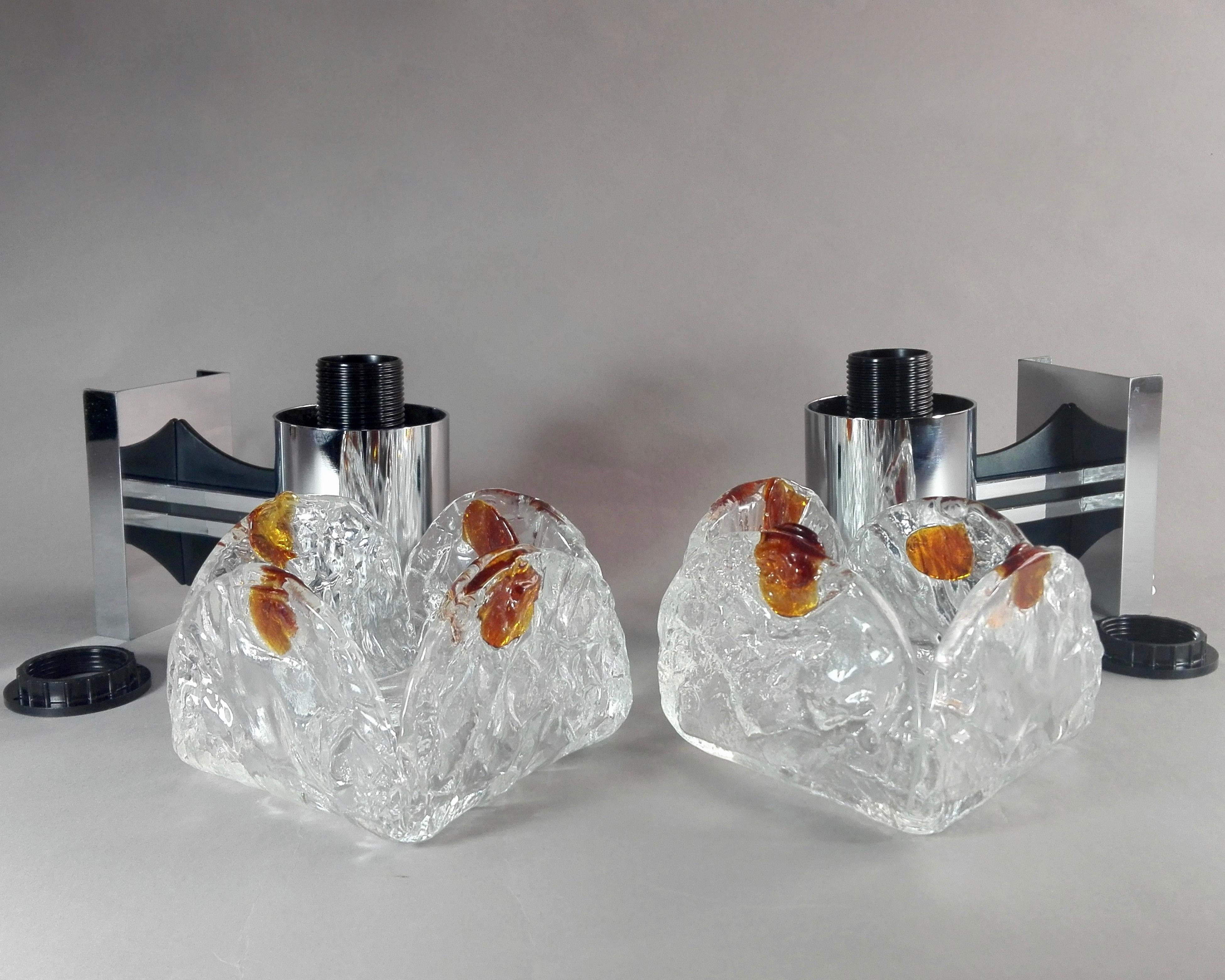 Carlo Nason Style Pair of Murano 1960s Glass and Chrome Sconces  In Good Condition For Sale In Caprino Veronese, VR