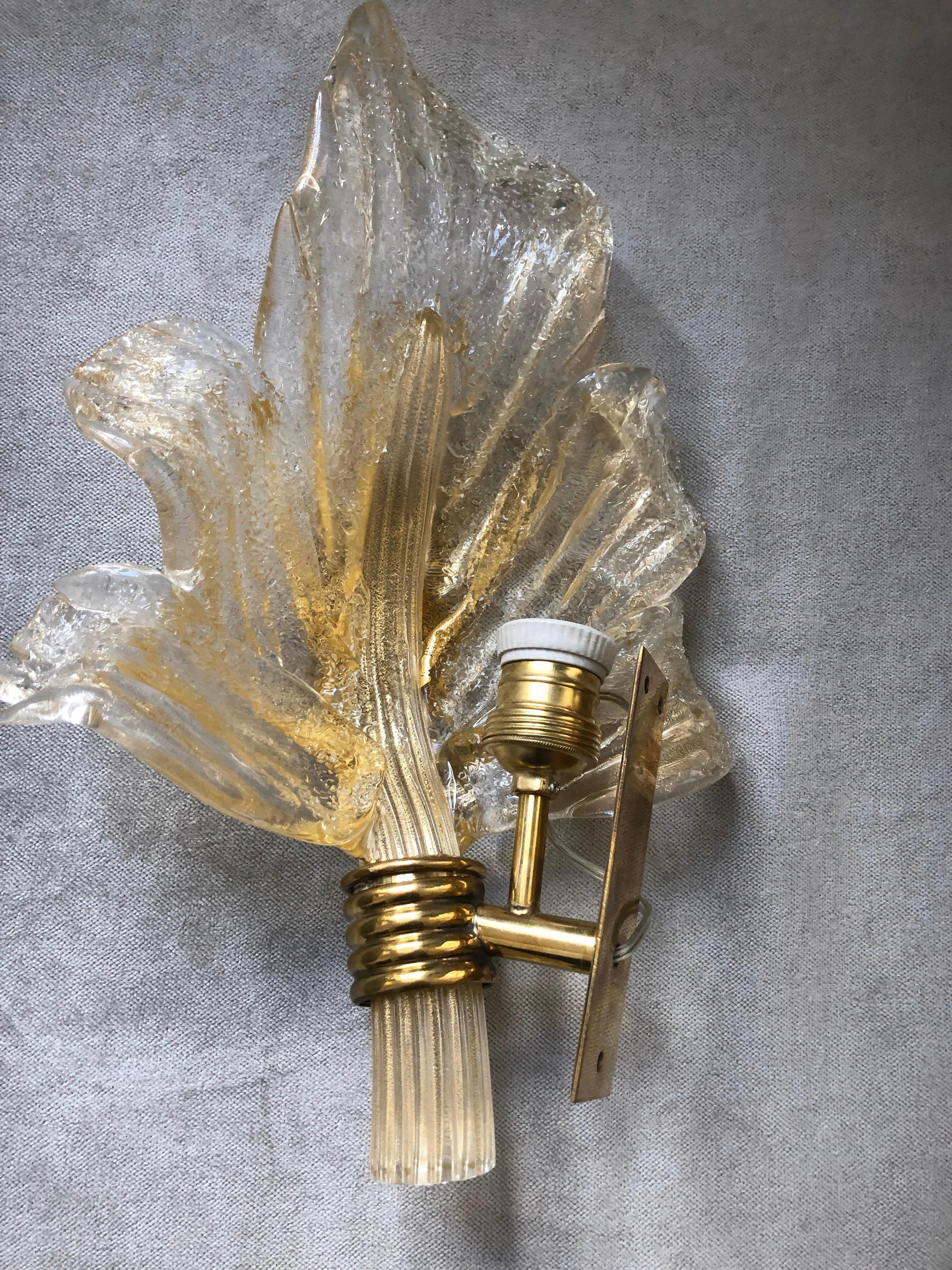 20th Century Pair of Murano 24-Karat Gold Flaked Crystal Wall Lights Leaf by Segusso, 1950s