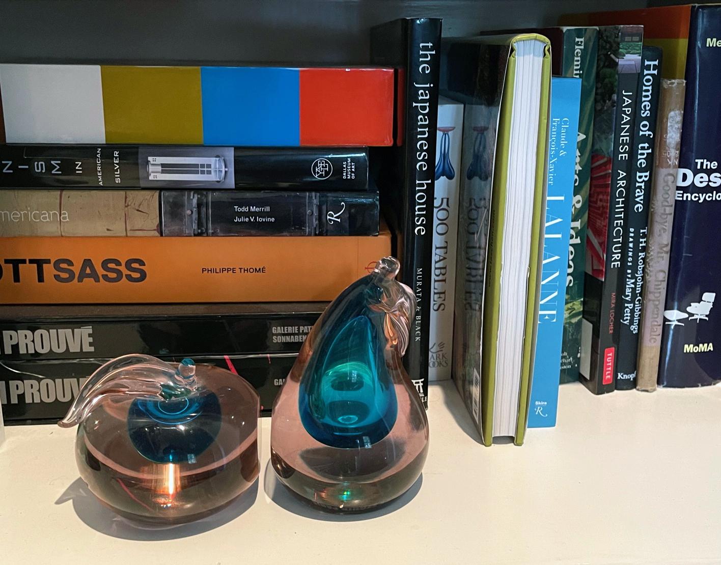 Paar Murano-Kunstglas-Buchstützen im Angebot 4