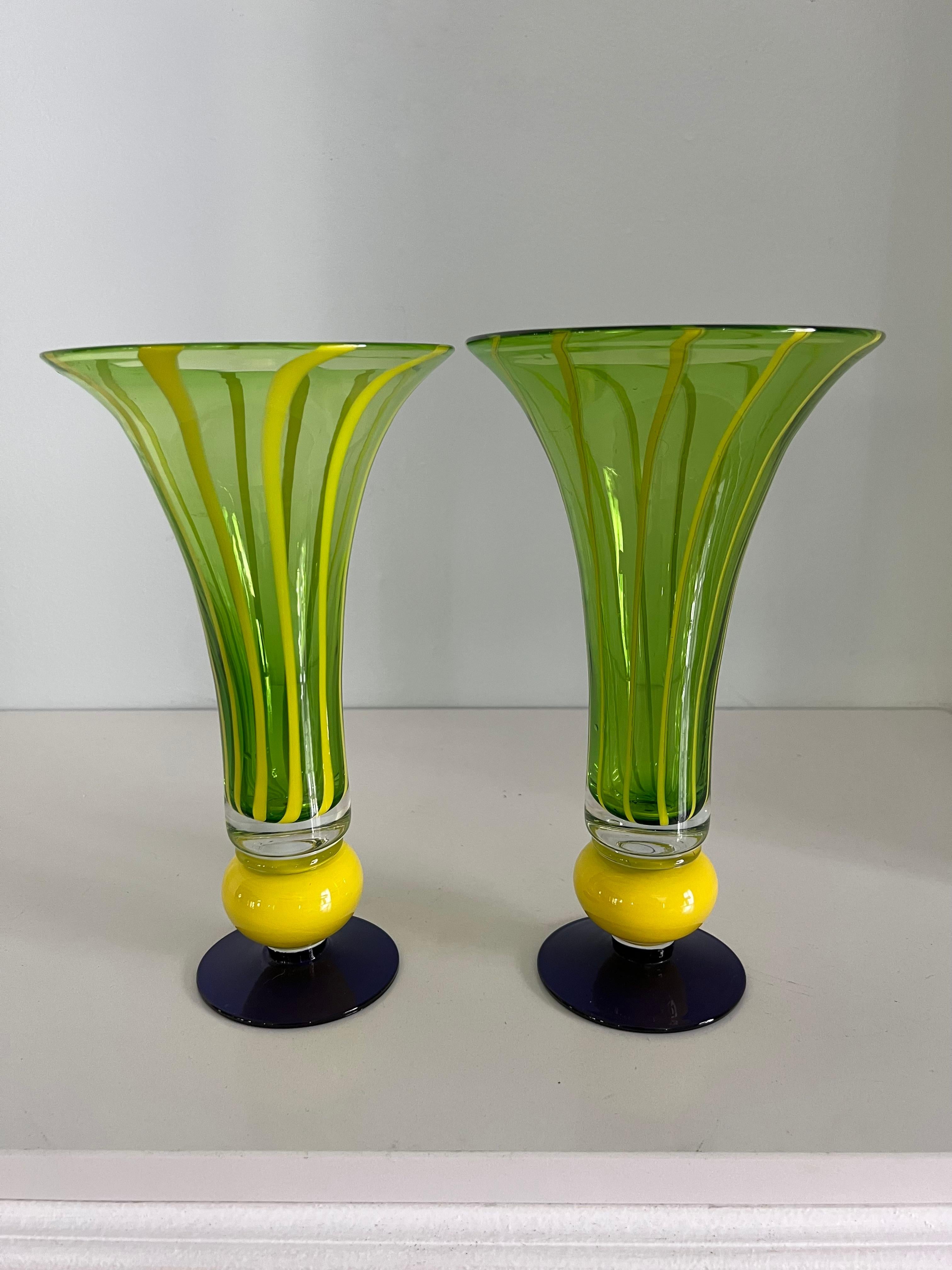 Fait main Paire de vases trompettes en verre d'art de Murano en vente