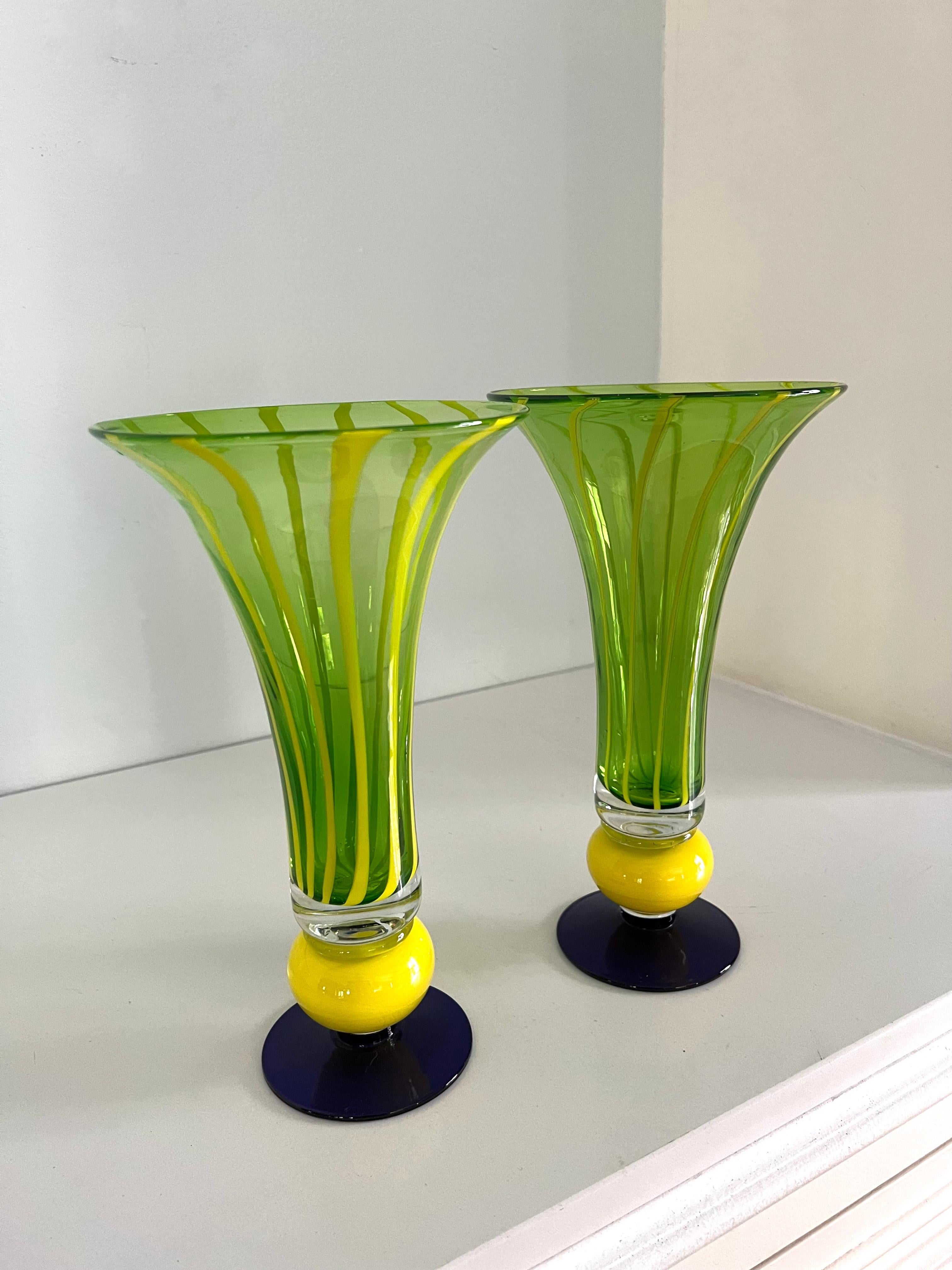 Pair of Murano Art Glass Trumpet Vases In Good Condition For Sale In Los Angeles, CA