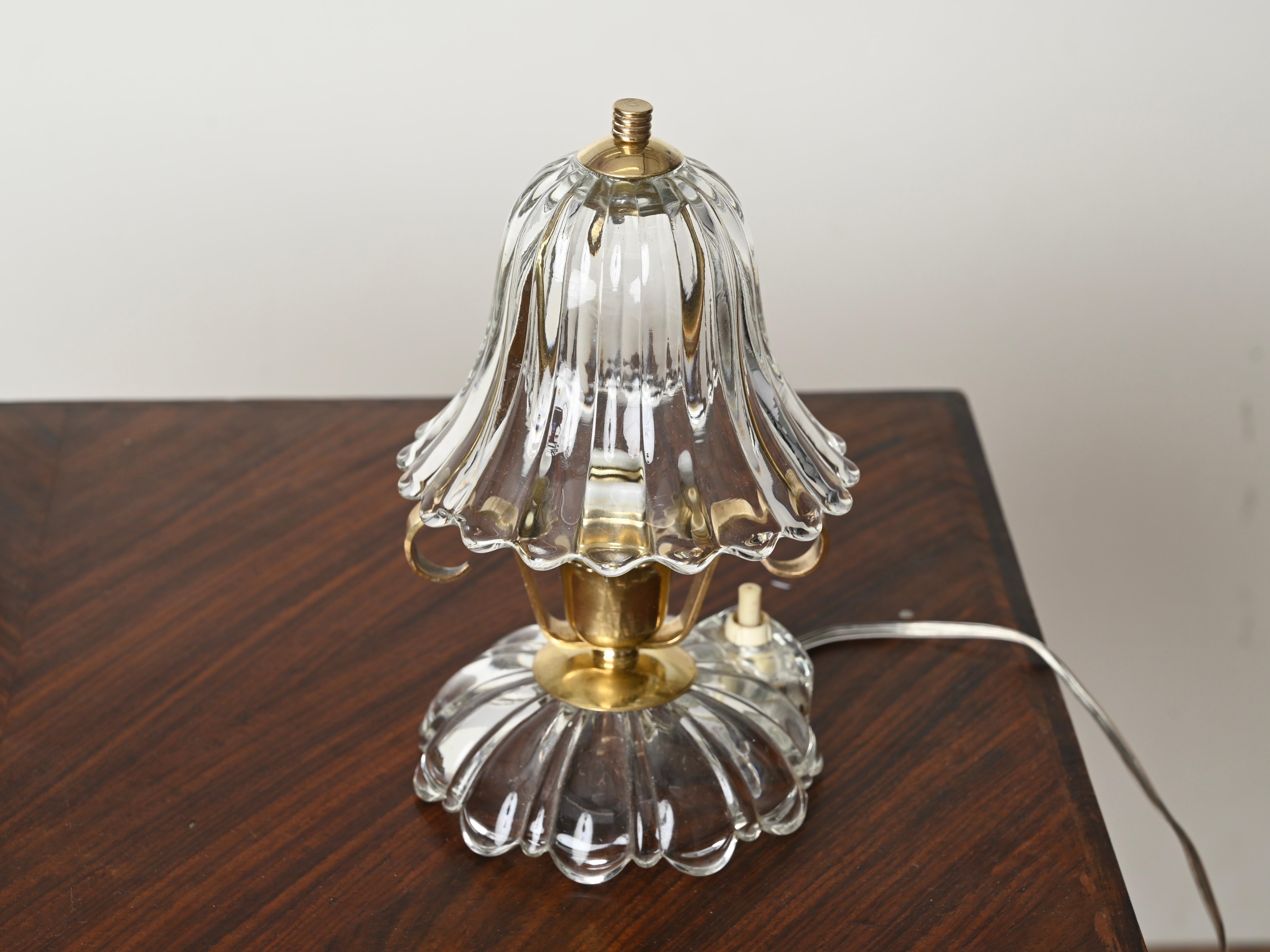 Paar Murano Barovier-Tischlampen „Bell“ aus Glas und Messing, Italien, 1940er Jahre (Moderne der Mitte des Jahrhunderts) im Angebot