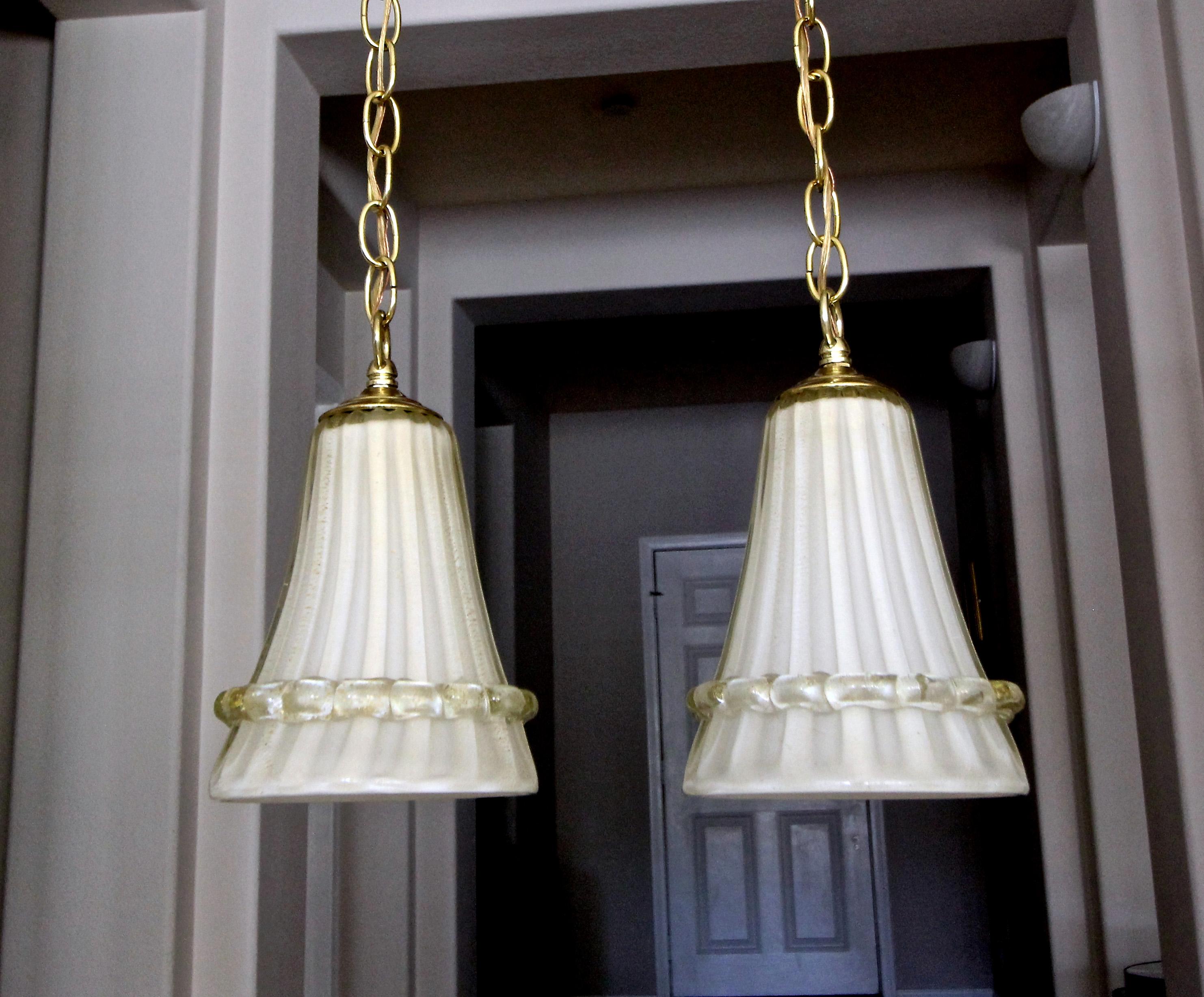 Pair of Murano Glass Cream and Gold Ceiling Light Pendants 7