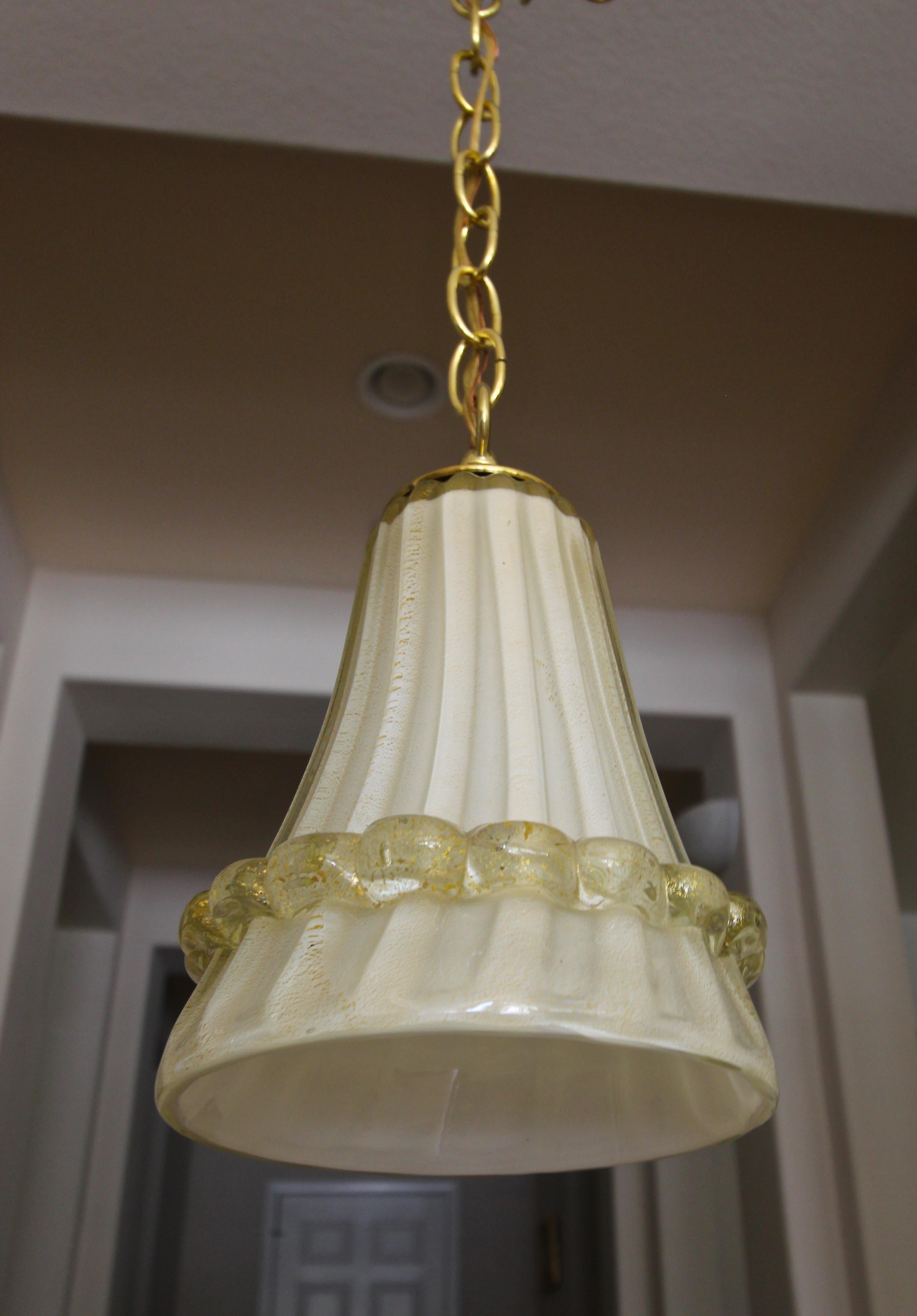 Pair of Murano Glass Cream and Gold Ceiling Light Pendants In Excellent Condition In Palm Springs, CA