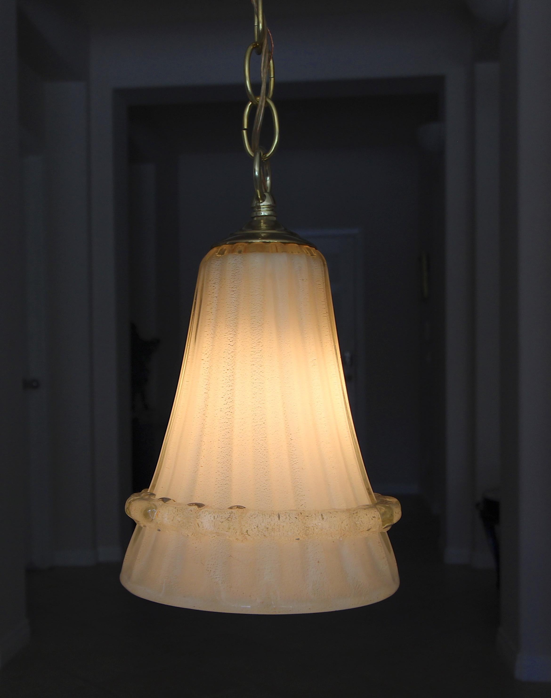 Mid-20th Century Pair of Murano Glass Cream and Gold Ceiling Light Pendants