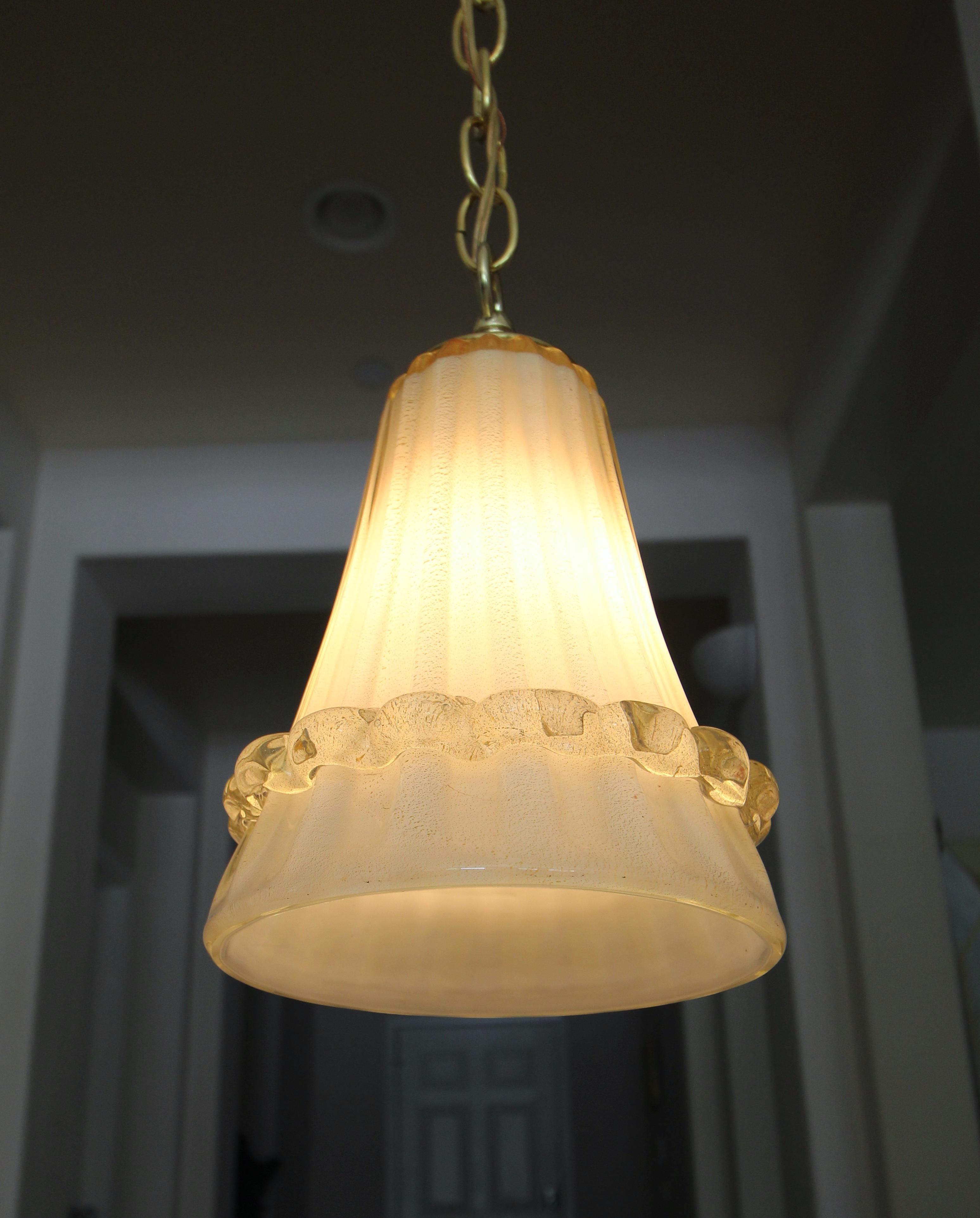 Pair of Murano Glass Cream and Gold Ceiling Light Pendants 1
