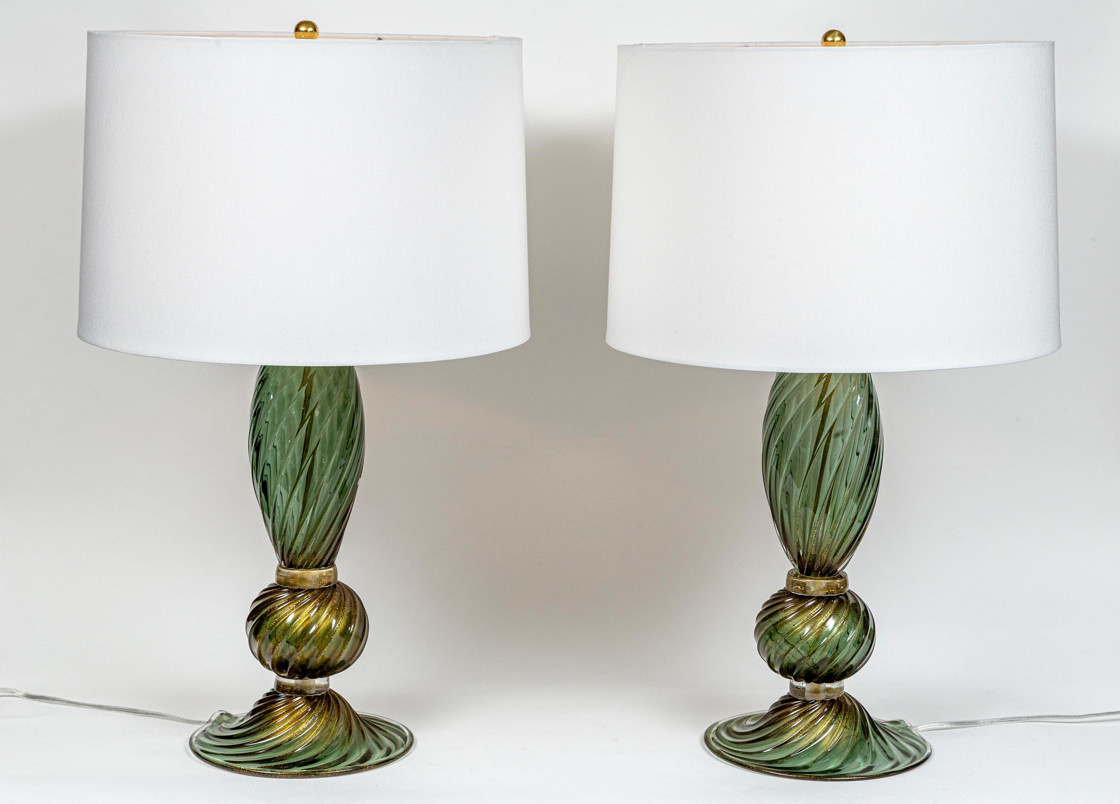 Pareja De Lámparas De Murano Sopladas En Remolino Verde Y Dorado, Contemporáneas Siglo XXI y contemporáneo en venta