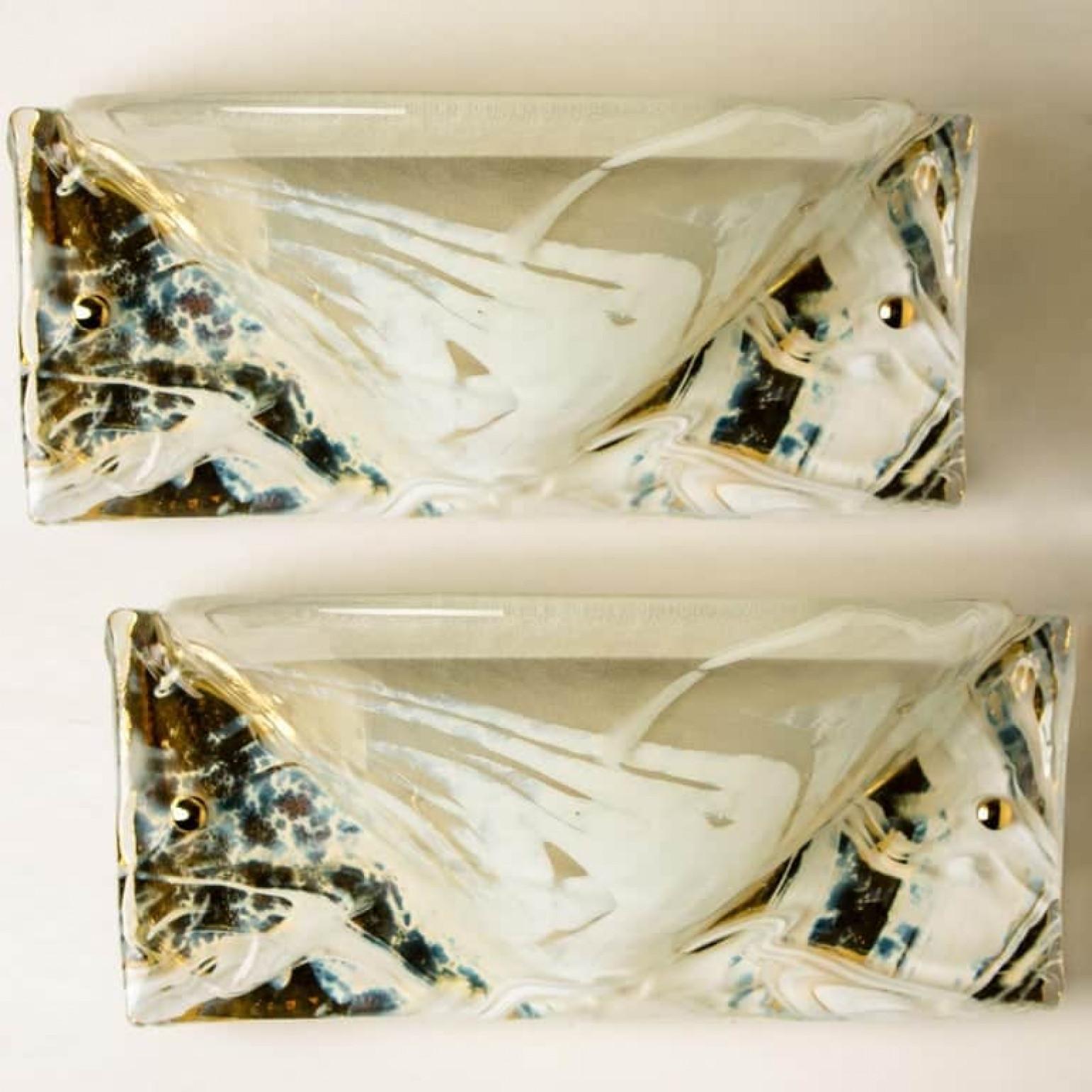 Allemand Paire d'appliques en laiton et verre de Murano, Hillebrand, 1975 en vente